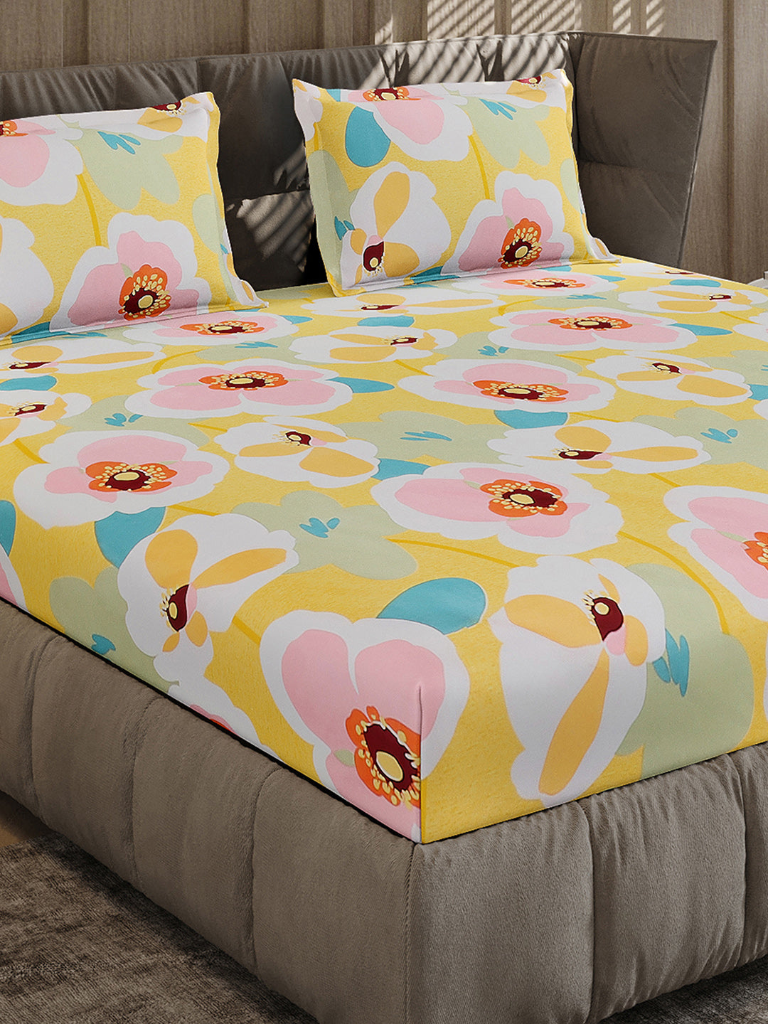 120 GSM Polyester Queen Bed 1 Bedsheet with 2 Pillow Covers (Dazzle)