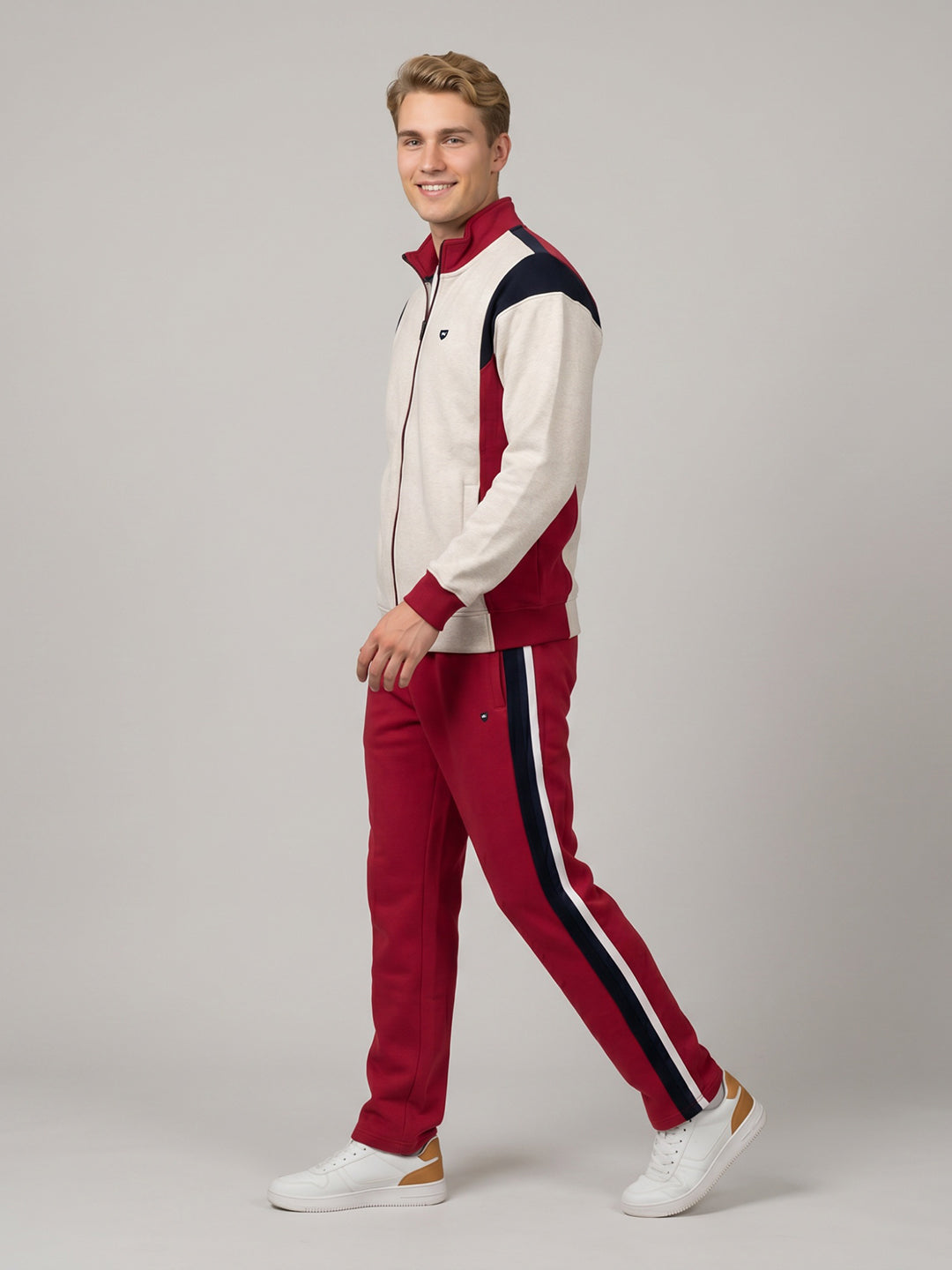 Men Red Solid Collar Full Sleeve Winter Tracksuit