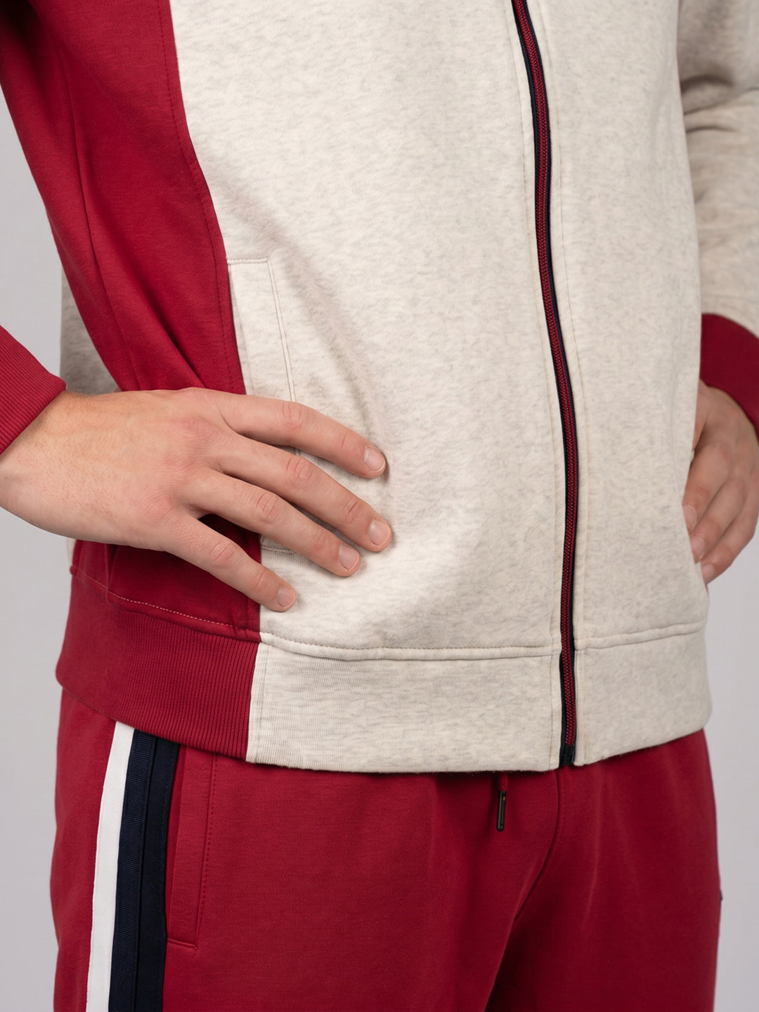 Men Red Solid Collar Full Sleeve Winter Tracksuit