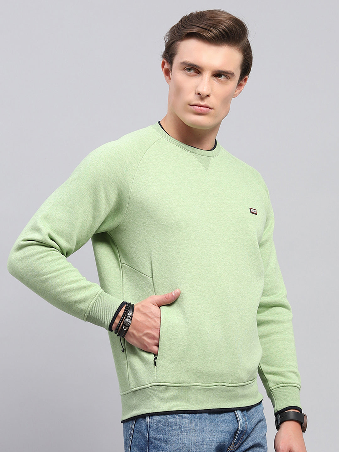 Men Green Solid Round Neck Full Sleeve Sweatshirt