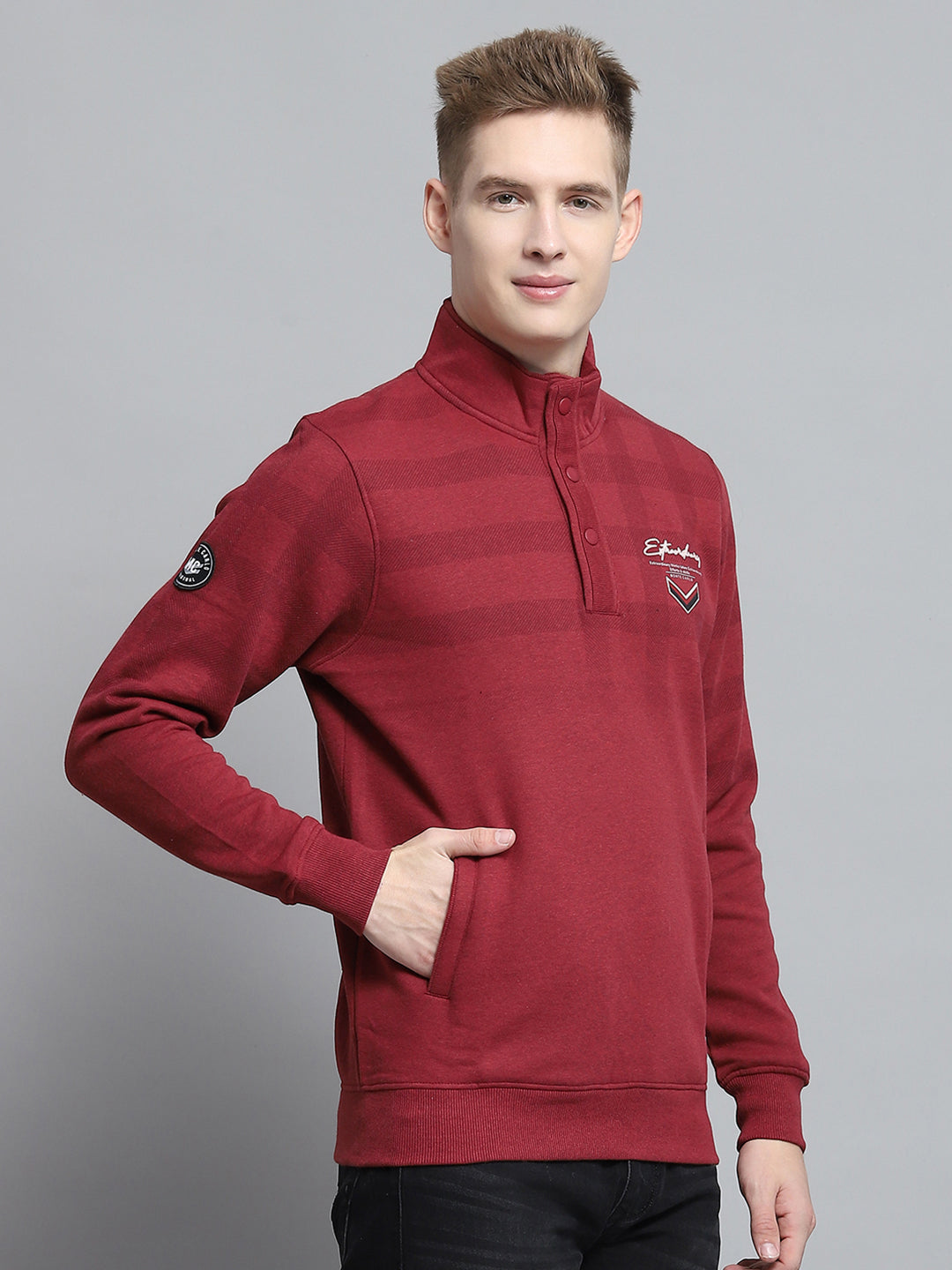 Men Maroon Printed Mock Neck Full Sleeve Sweatshirt