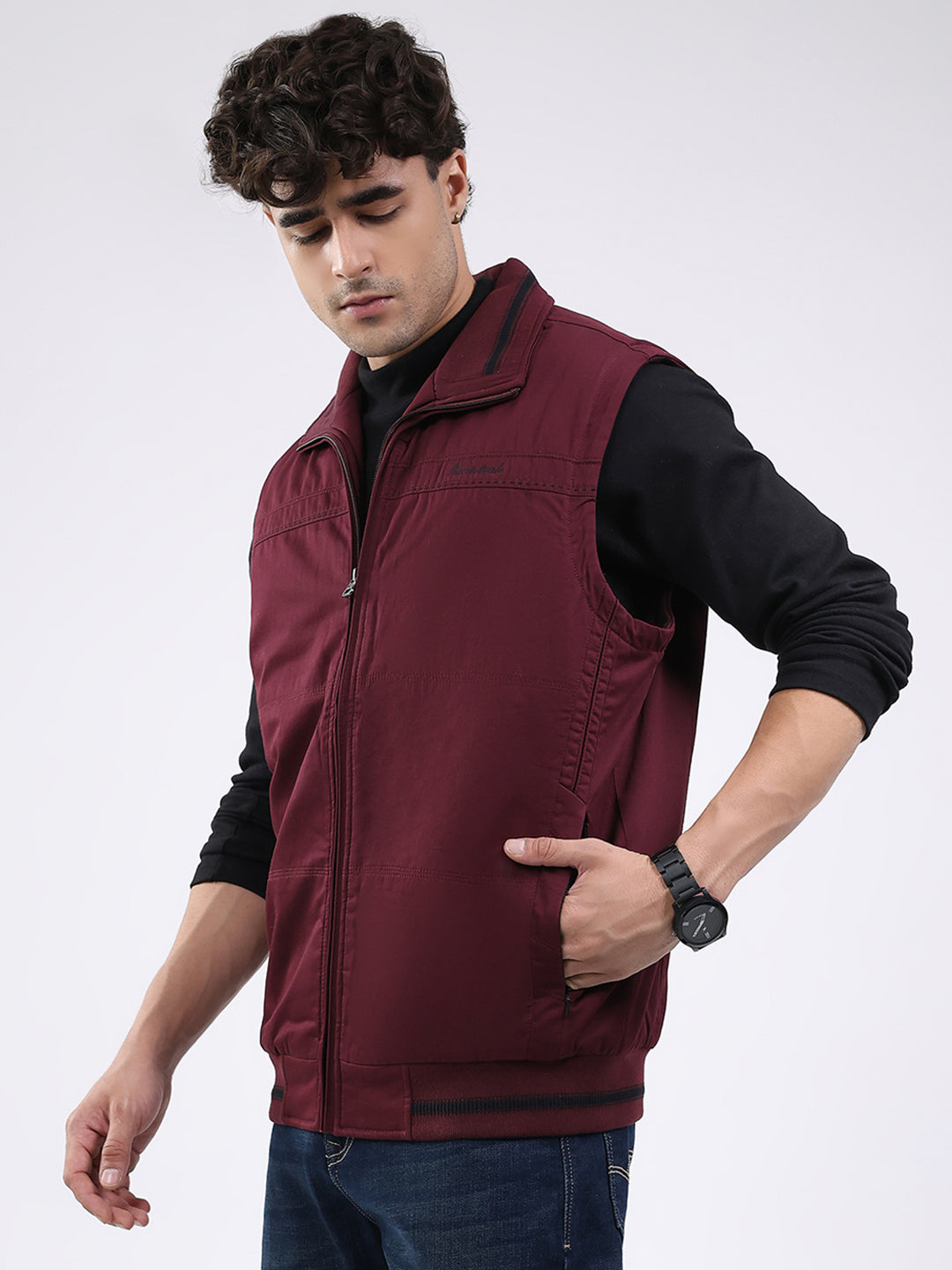 Men Maroon Solid Collar Sleeveless Jacket