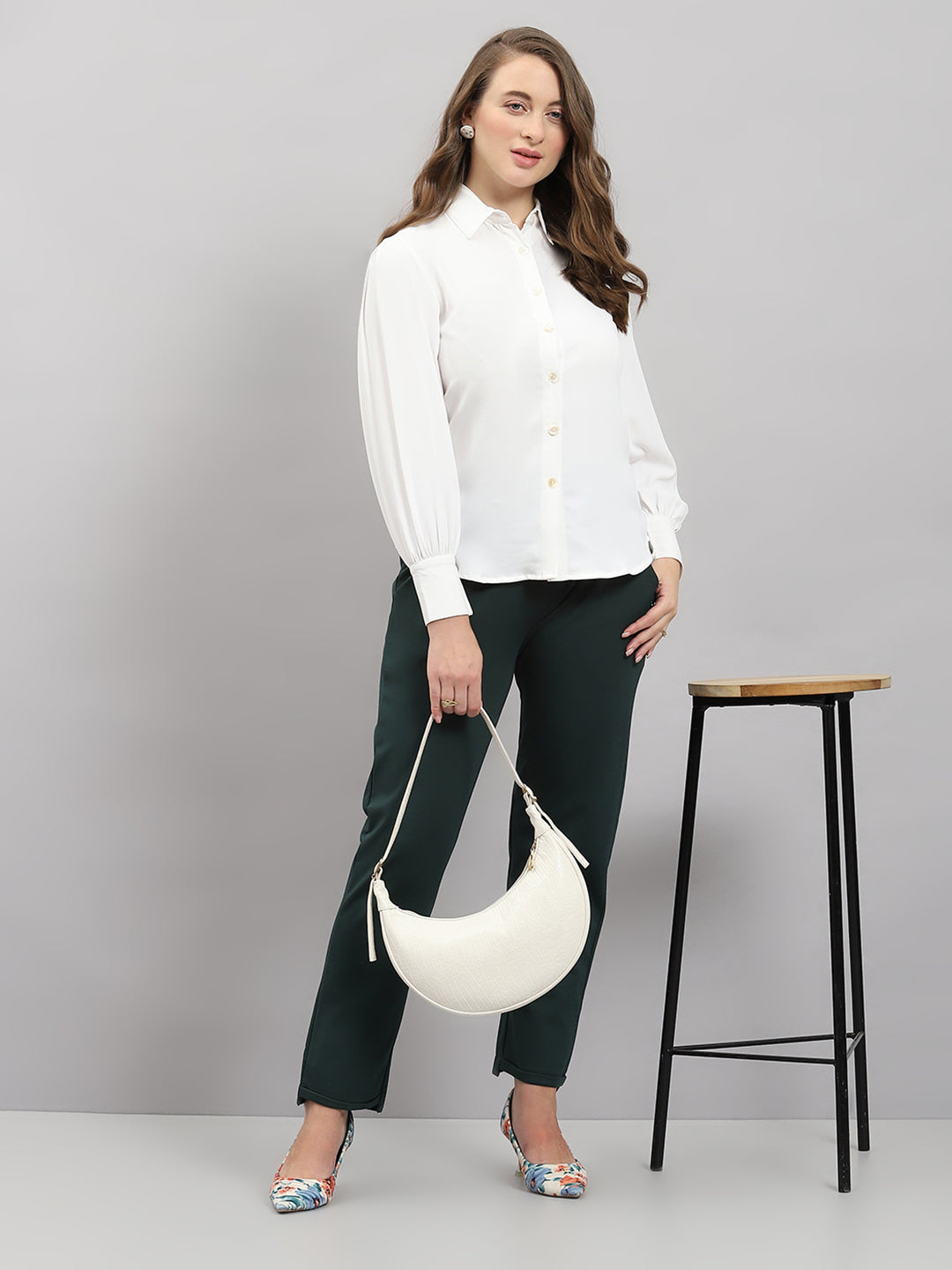 Women Green Solid Regular Fit Winter Lower