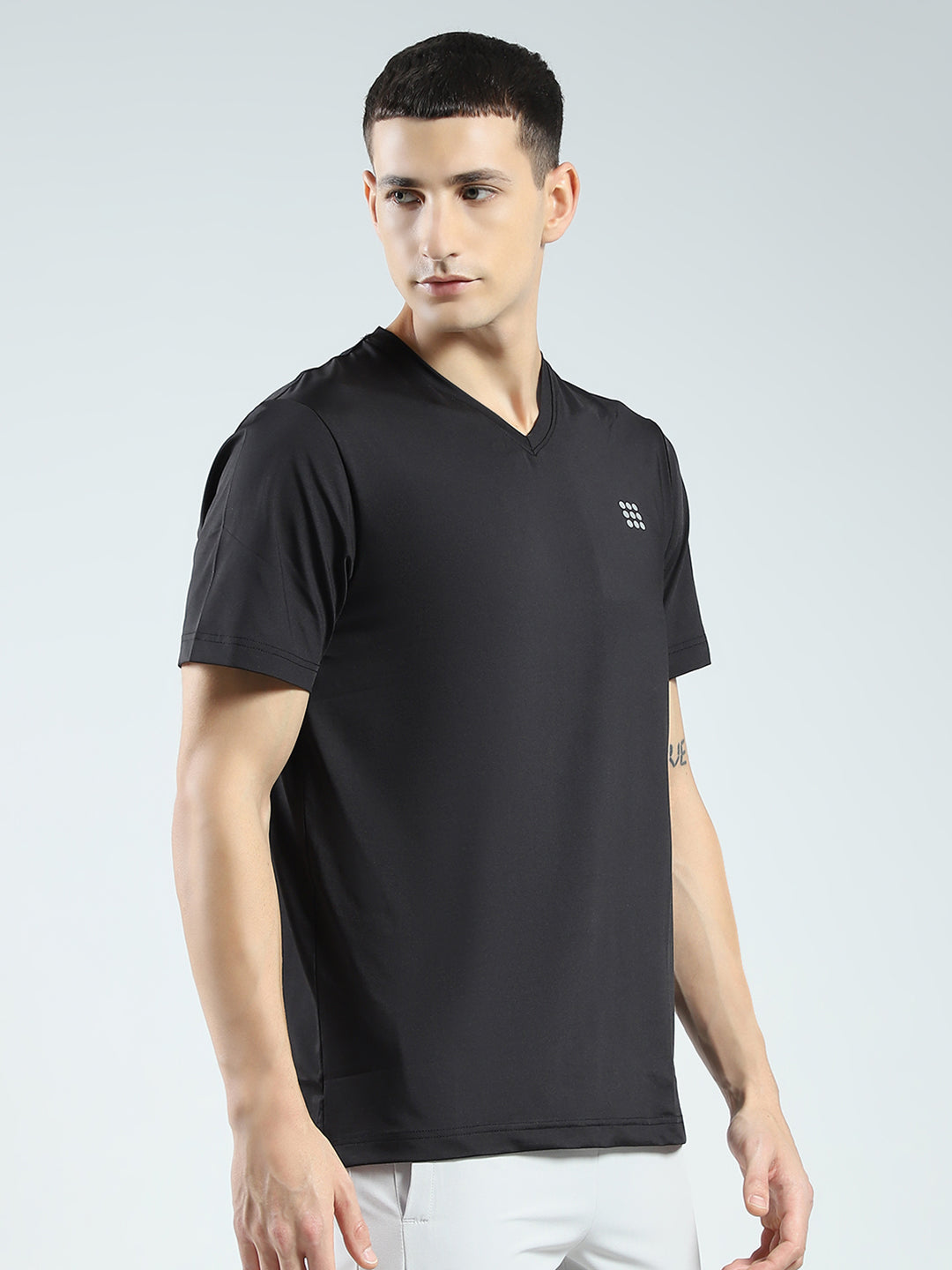 Rock.it Men Black Solid V Neck Half Sleeve T-Shirt
