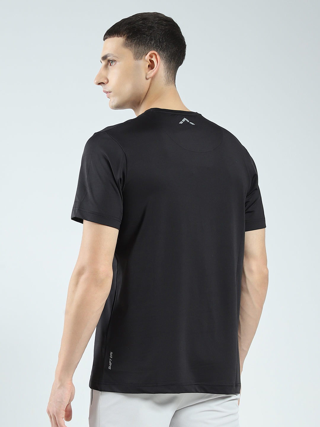 Rock.it Men Black Solid V Neck Half Sleeve T-Shirt