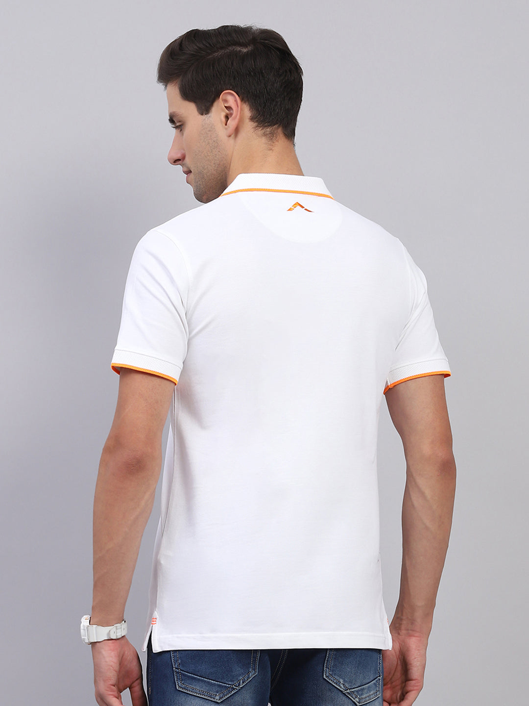 Rock.it Men White Solid Collar Half Sleeve T-Shirt