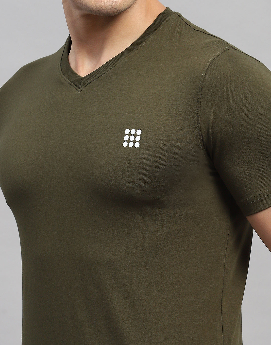 Rock.it Men Olive Solid V Neck Half Sleeve T-Shirt