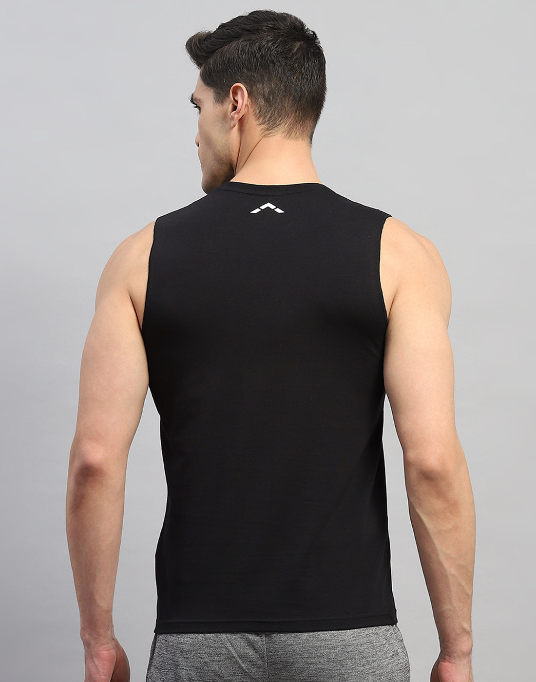 Rock.it Men Black Solid Round Neck Sleeveless T-Shirt