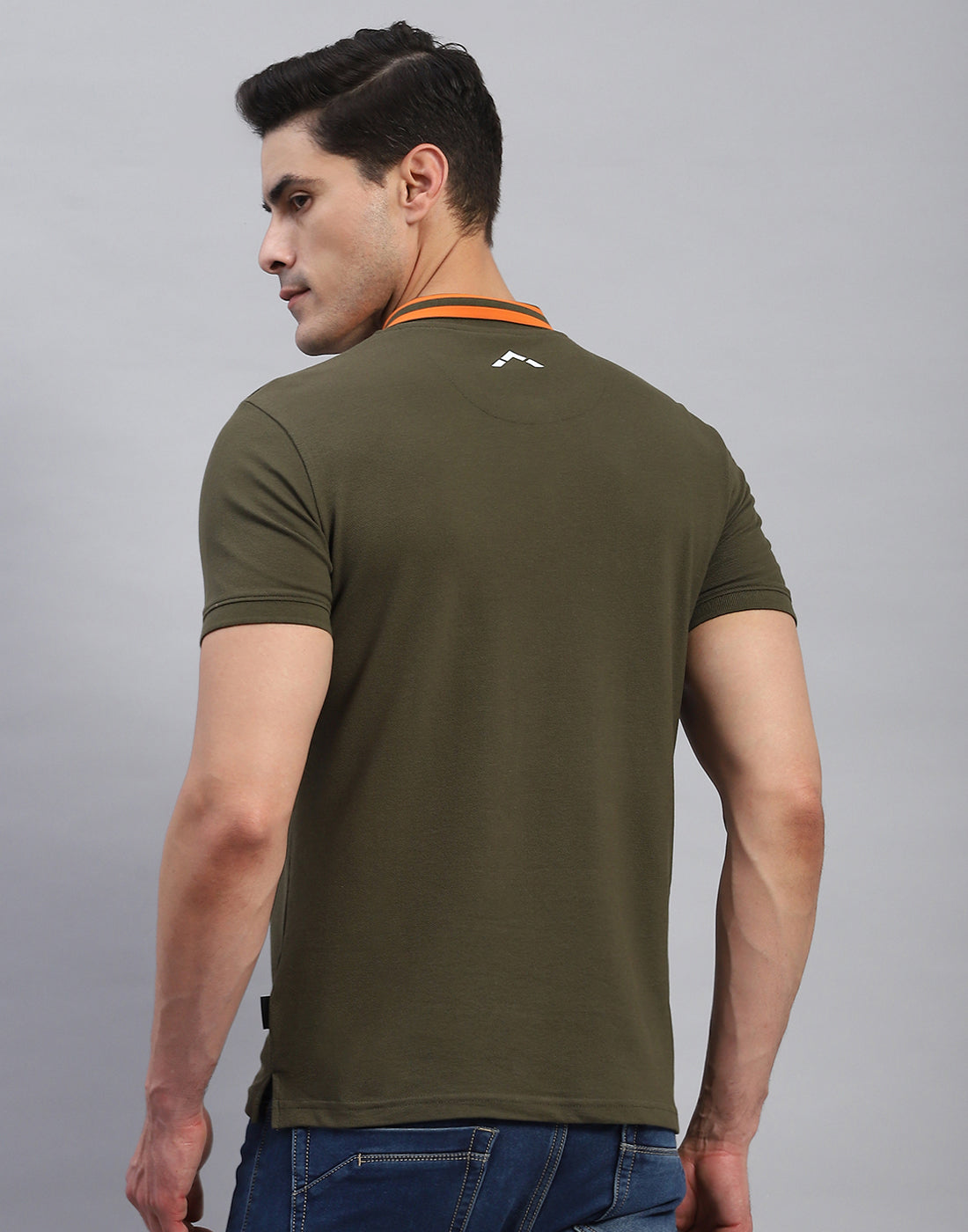 Rock.it Men Olive Solid Collar Half Sleeve T-Shirt