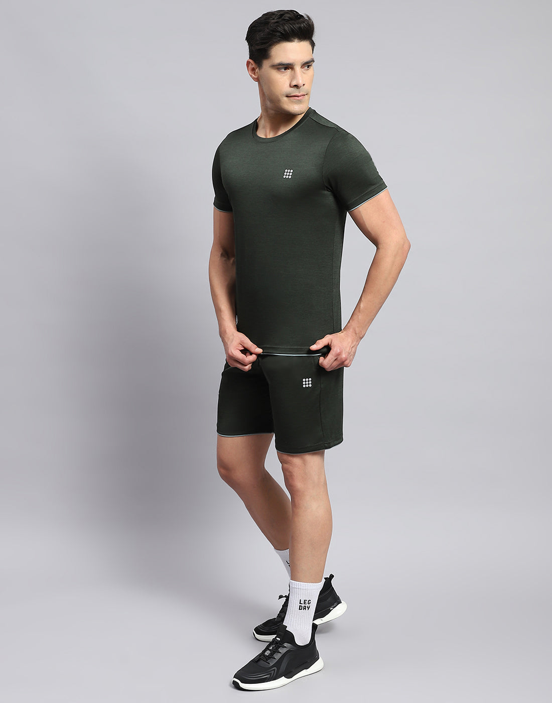 Rock.it Men Olive Solid Round Neck Half Sleeve Short