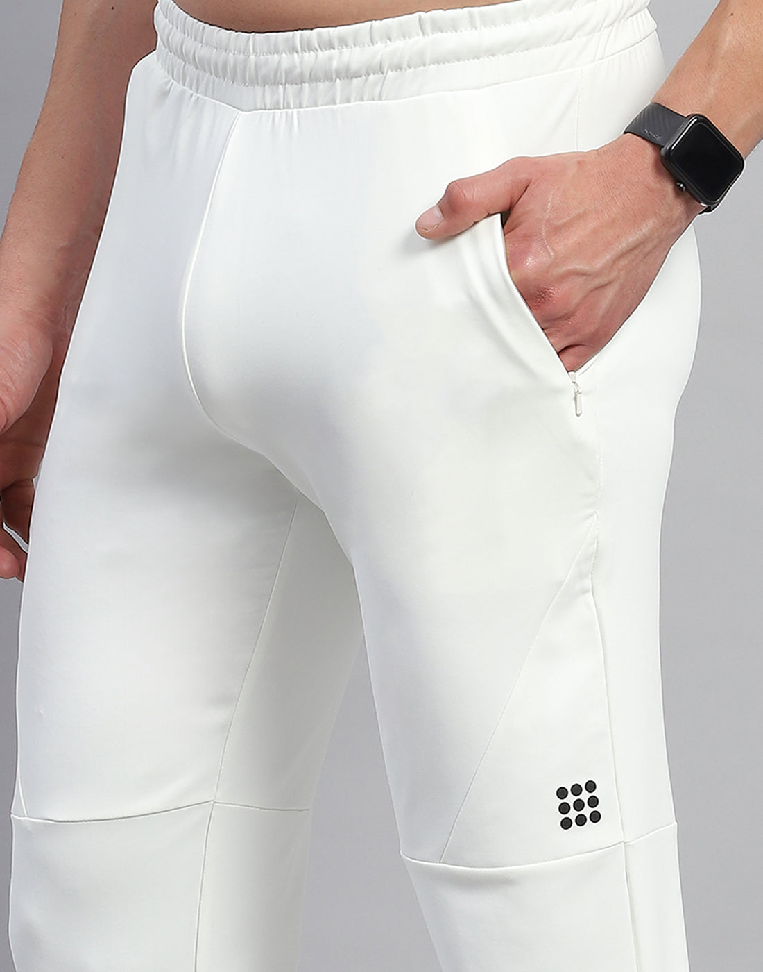 Rock.it Men Cream Solid Round Neck Full Sleeve Tracksuit