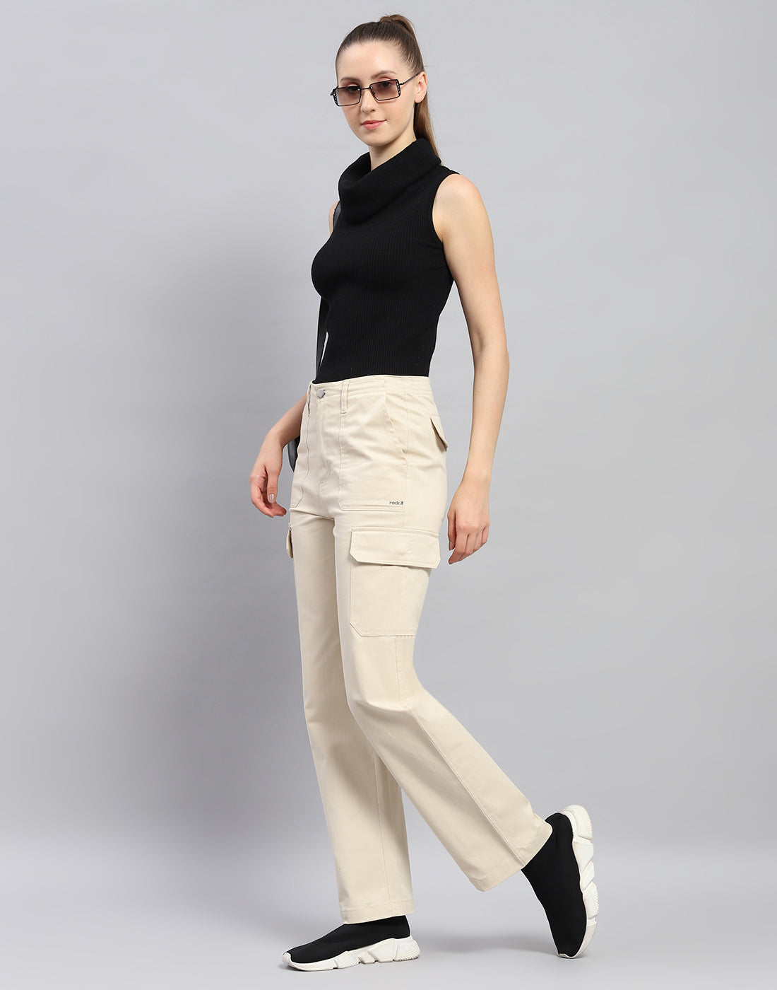 Women Beige Solid Straight Fit Trouser