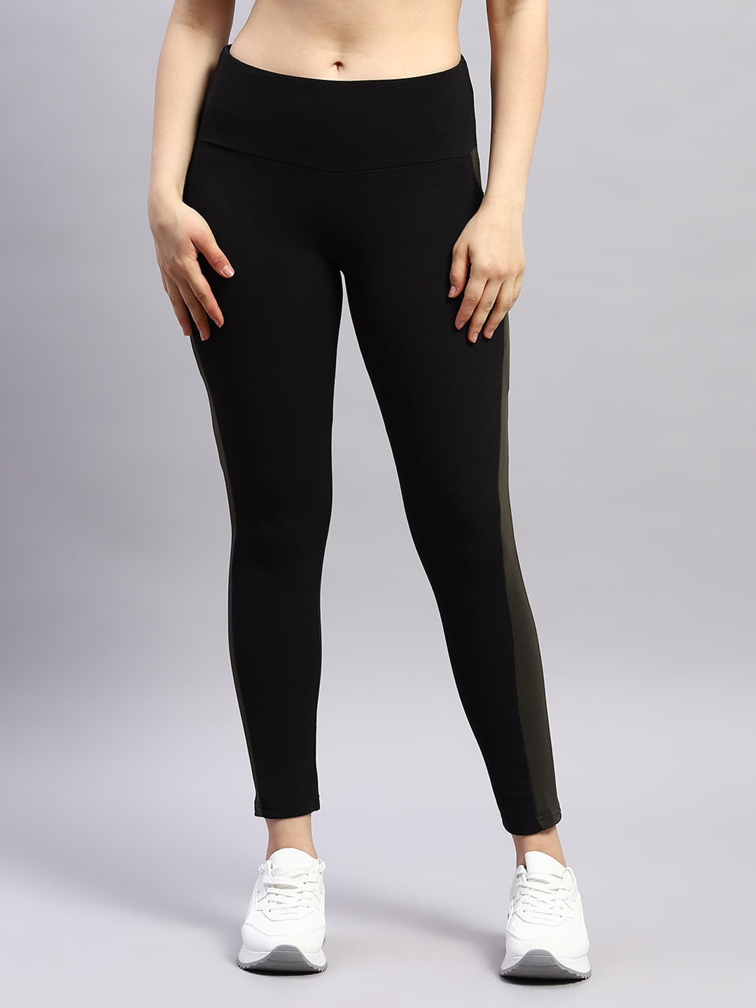 Rock.it Women Olive & Black Solid Round Neck Half Sleeve Cords Set