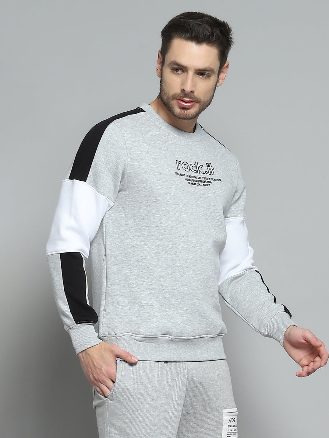 Rock.it Men Grey Printed Round Neck Full Sleeve Sweatshirt