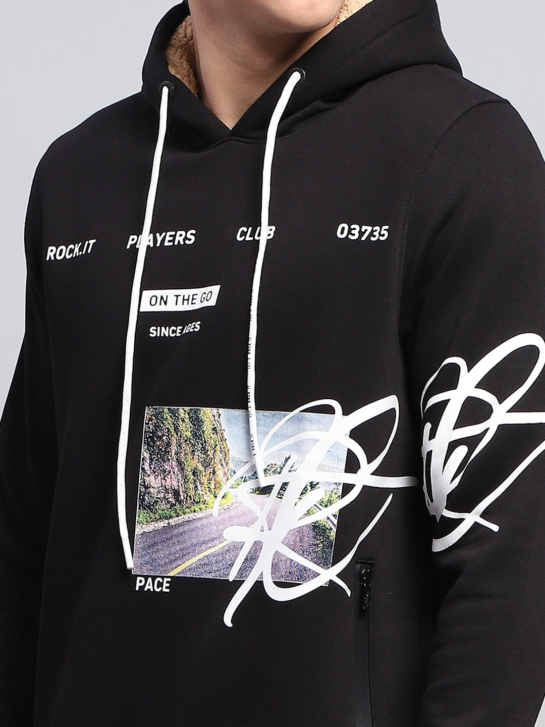 Rock.it Men Black Printed Hooded Full Sleeve Sweatshirt
