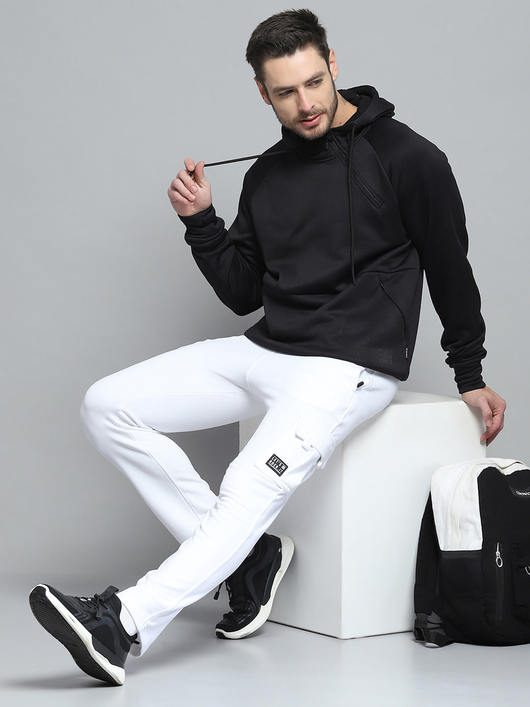 Rock.it Men Black Solid Hooded Full Sleeve Sweatshirt