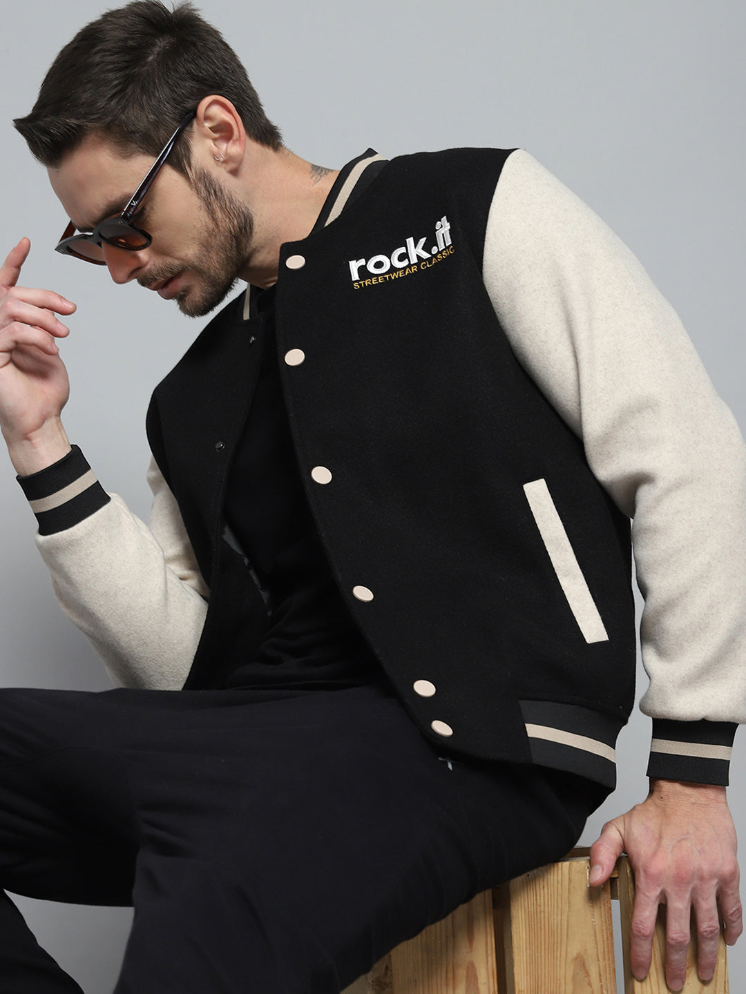 Rock.it Men Black Printed Band Collar Full Sleeve Sweatshirt