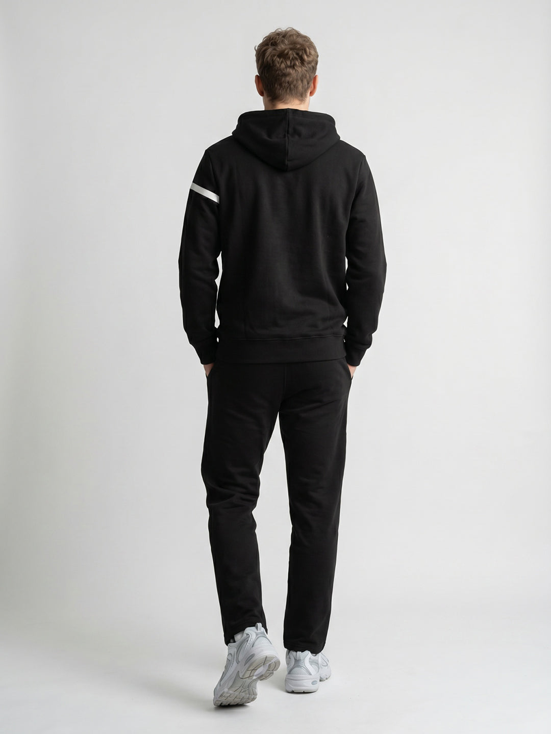 Rock.it Men Black Solid Round Neck Full Sleeve Winter Tracksuit