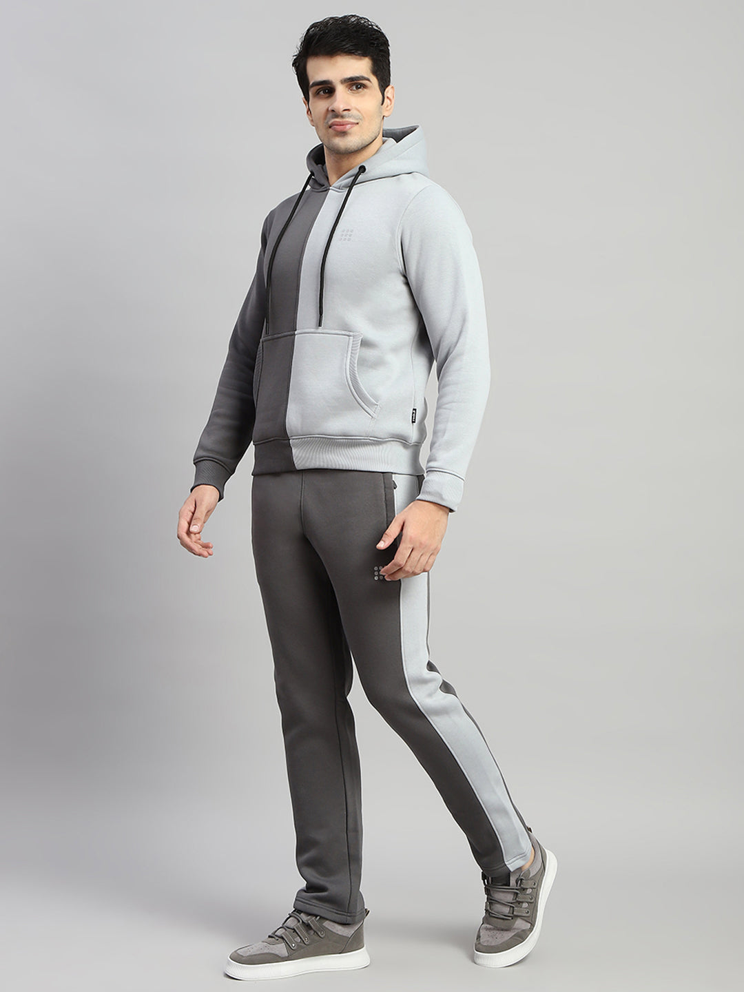 Rock.it Men Charcoal Colourblocked Round Neck Full Sleeve Winter Tracksuit