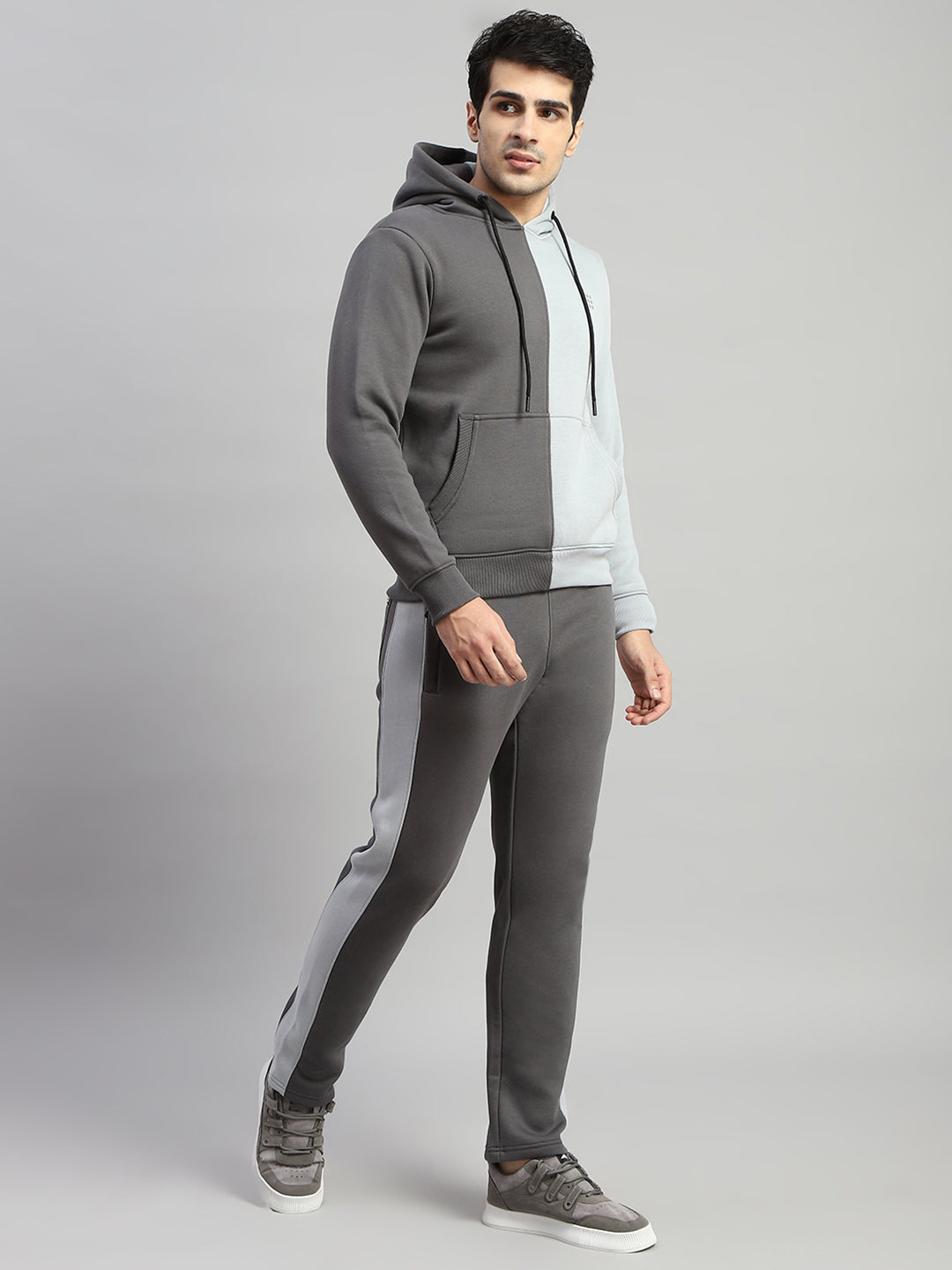 Rock.it Men Charcoal Colourblocked Round Neck Full Sleeve Winter Tracksuit