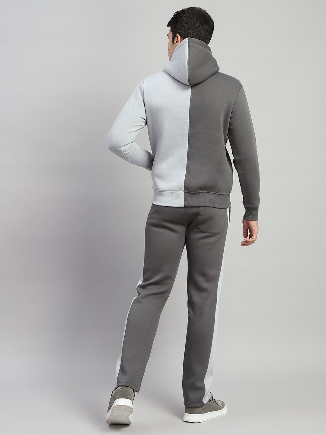 Rock.it Men Charcoal Colourblocked Round Neck Full Sleeve Winter Tracksuit