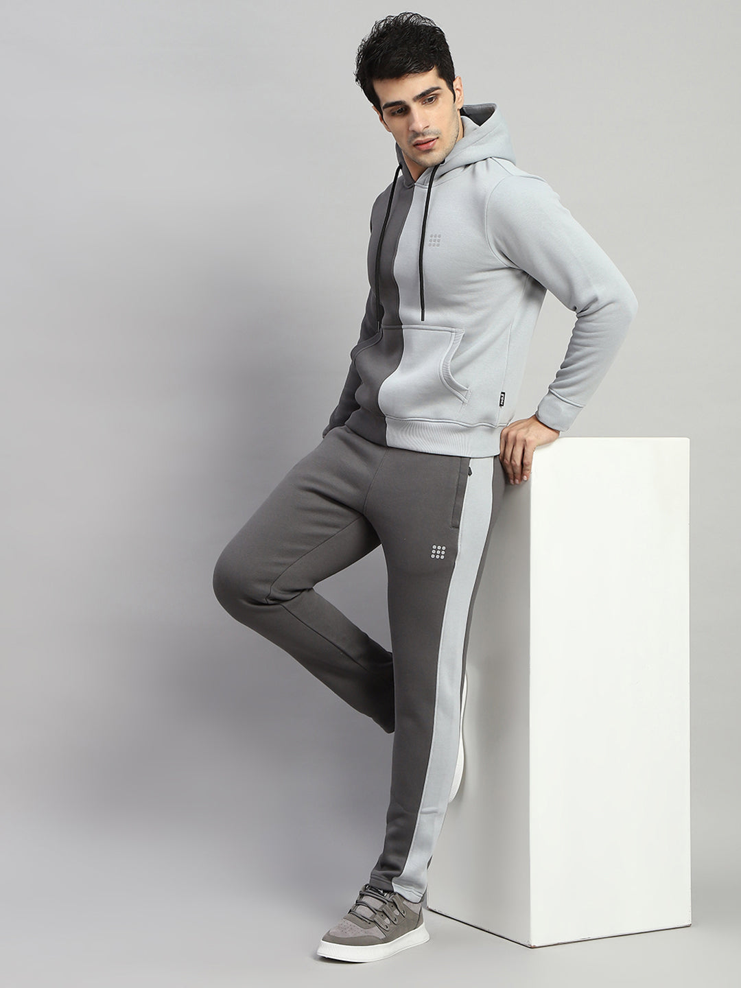 Rock.it Men Charcoal Colourblocked Round Neck Full Sleeve Winter Tracksuit