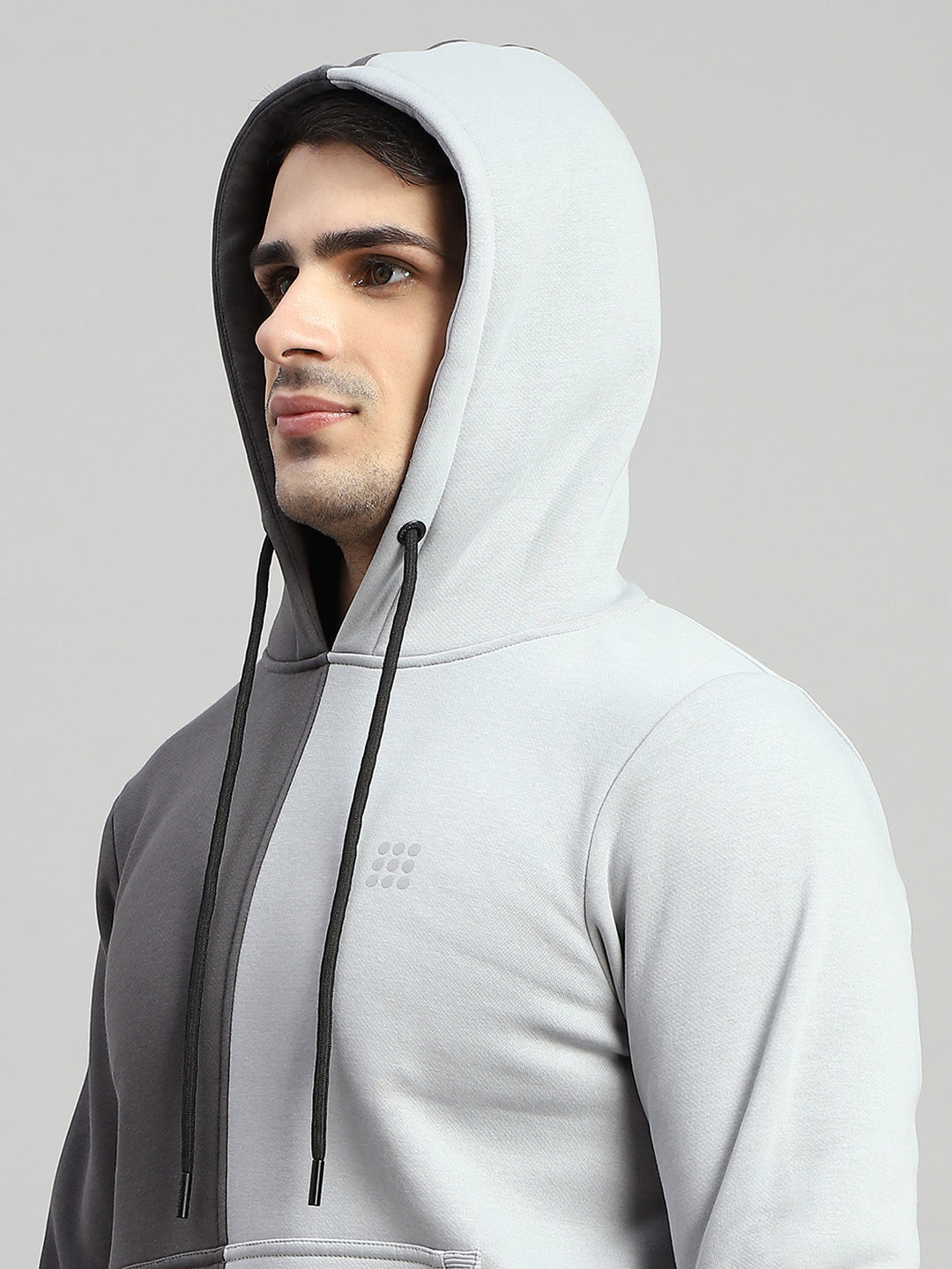 Rock.it Men Charcoal Colourblocked Round Neck Full Sleeve Winter Tracksuit