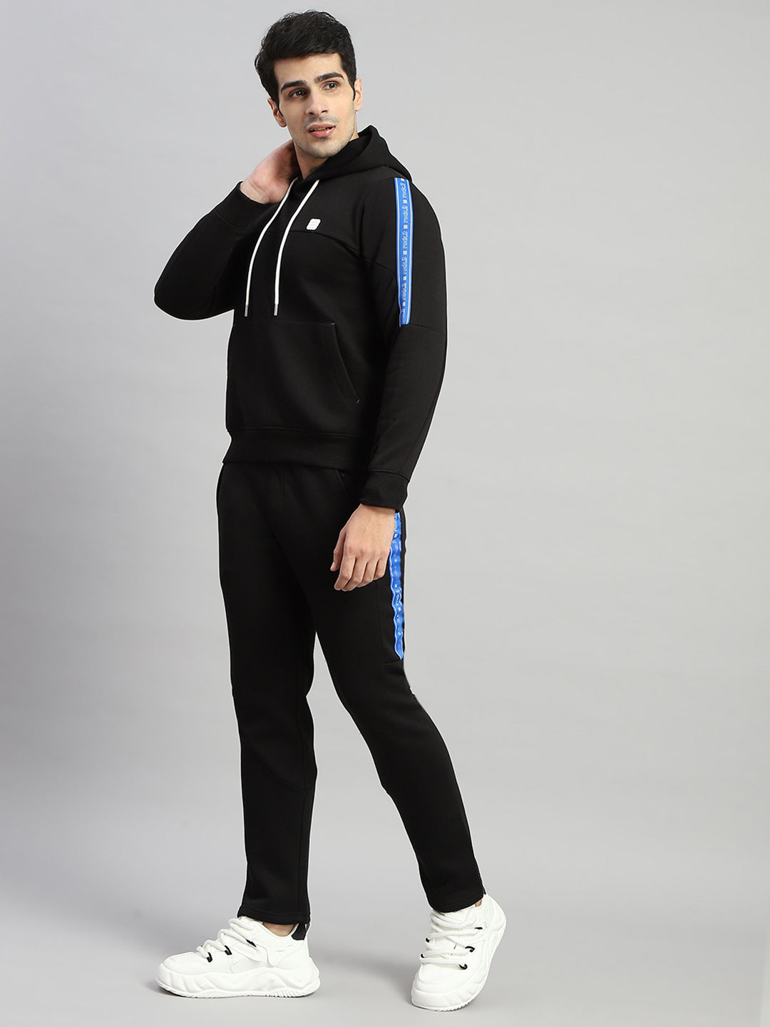 Rock.it Men Black Solid Round Neck Full Sleeve Winter Tracksuit