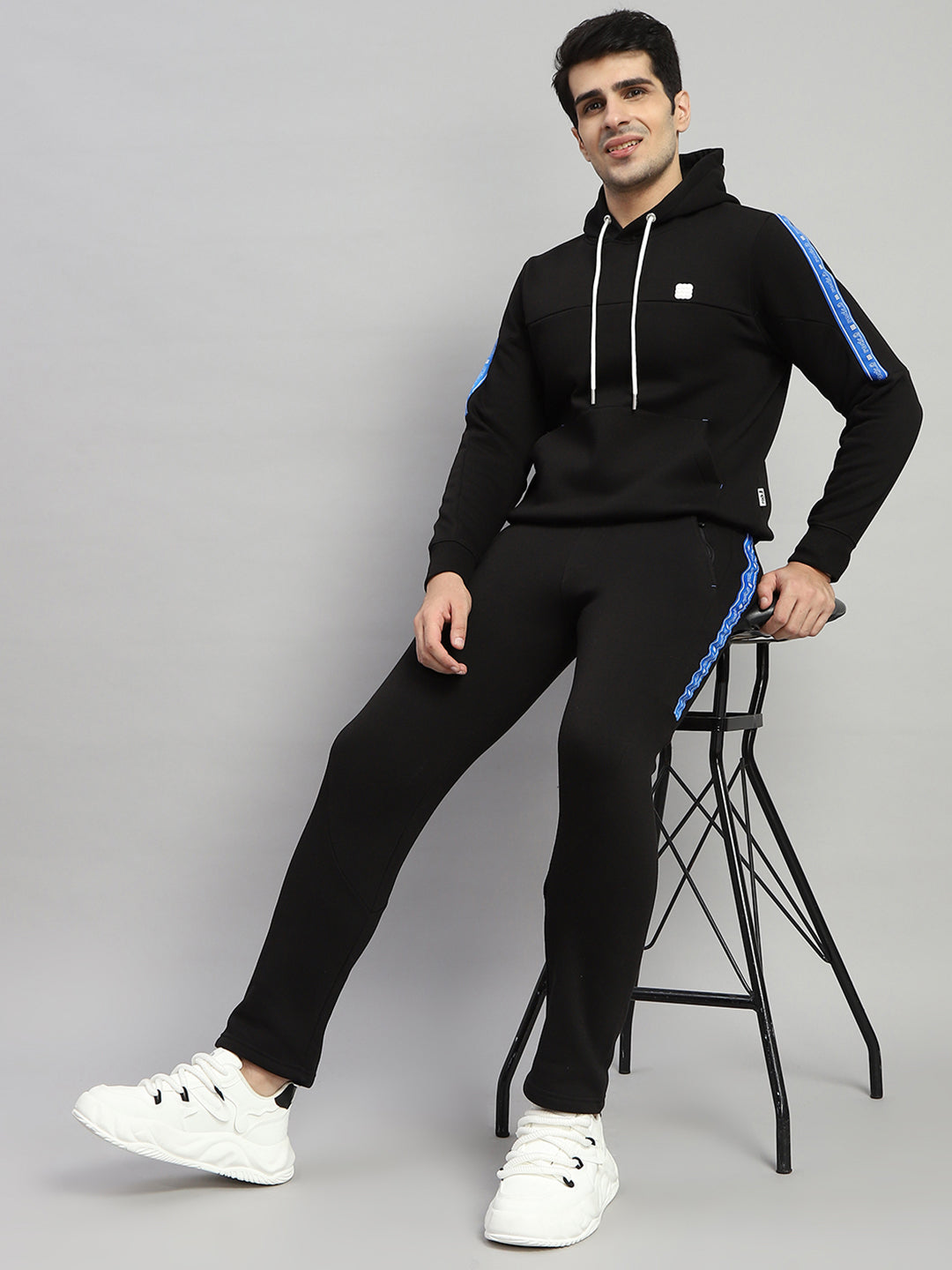 Rock.it Men Black Solid Round Neck Full Sleeve Winter Tracksuit