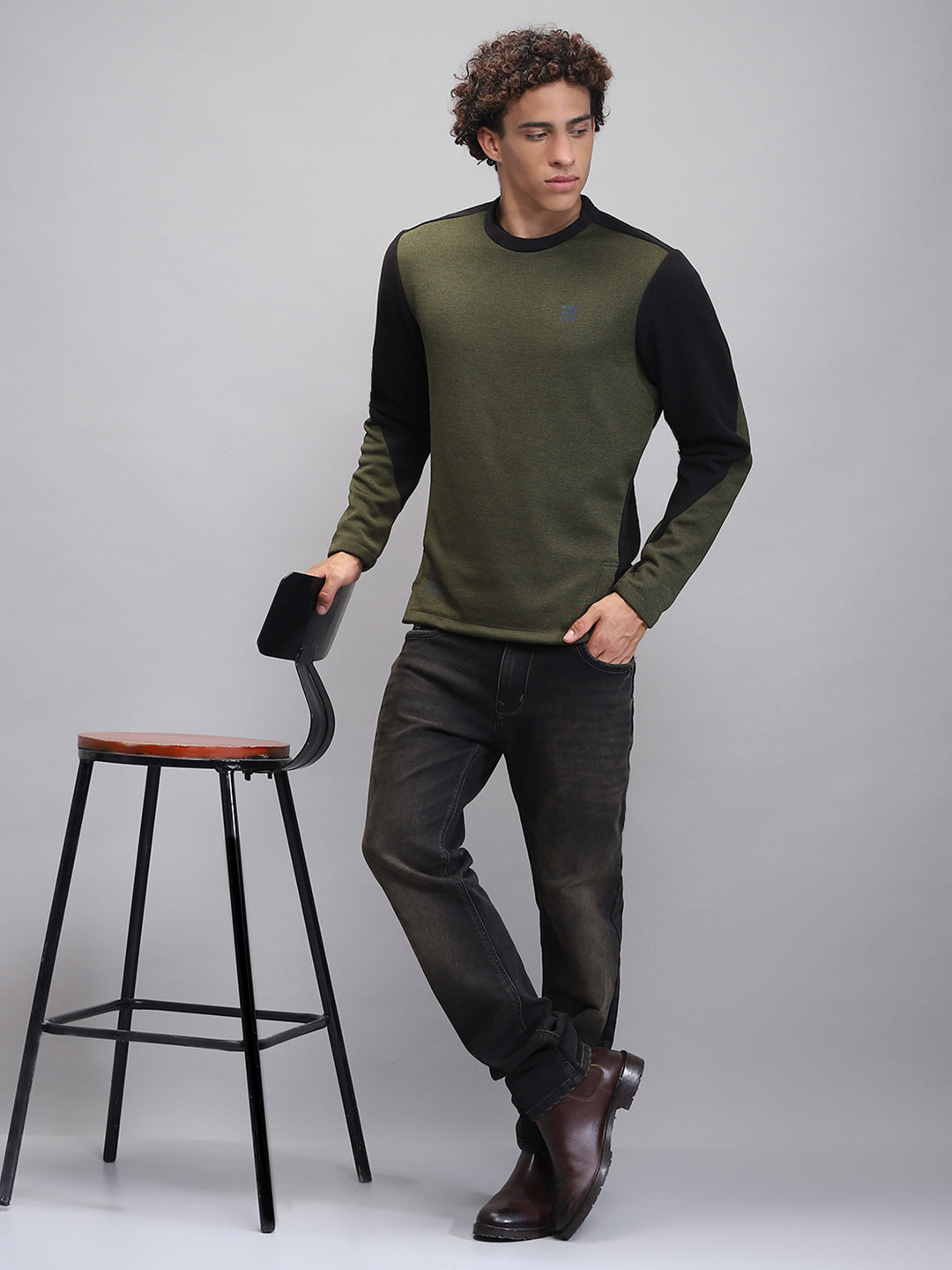 Rock.it Men Olive Solid Round Neck Full Sleeve Sweatshirt
