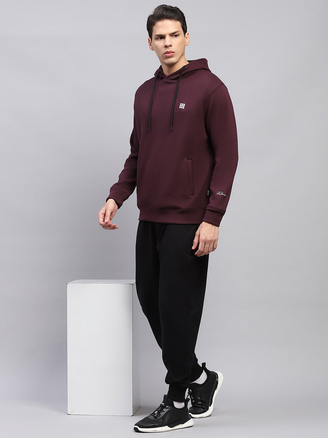 Rock.it Men Maroon Solid Hooded Full Sleeve Sweatshirt