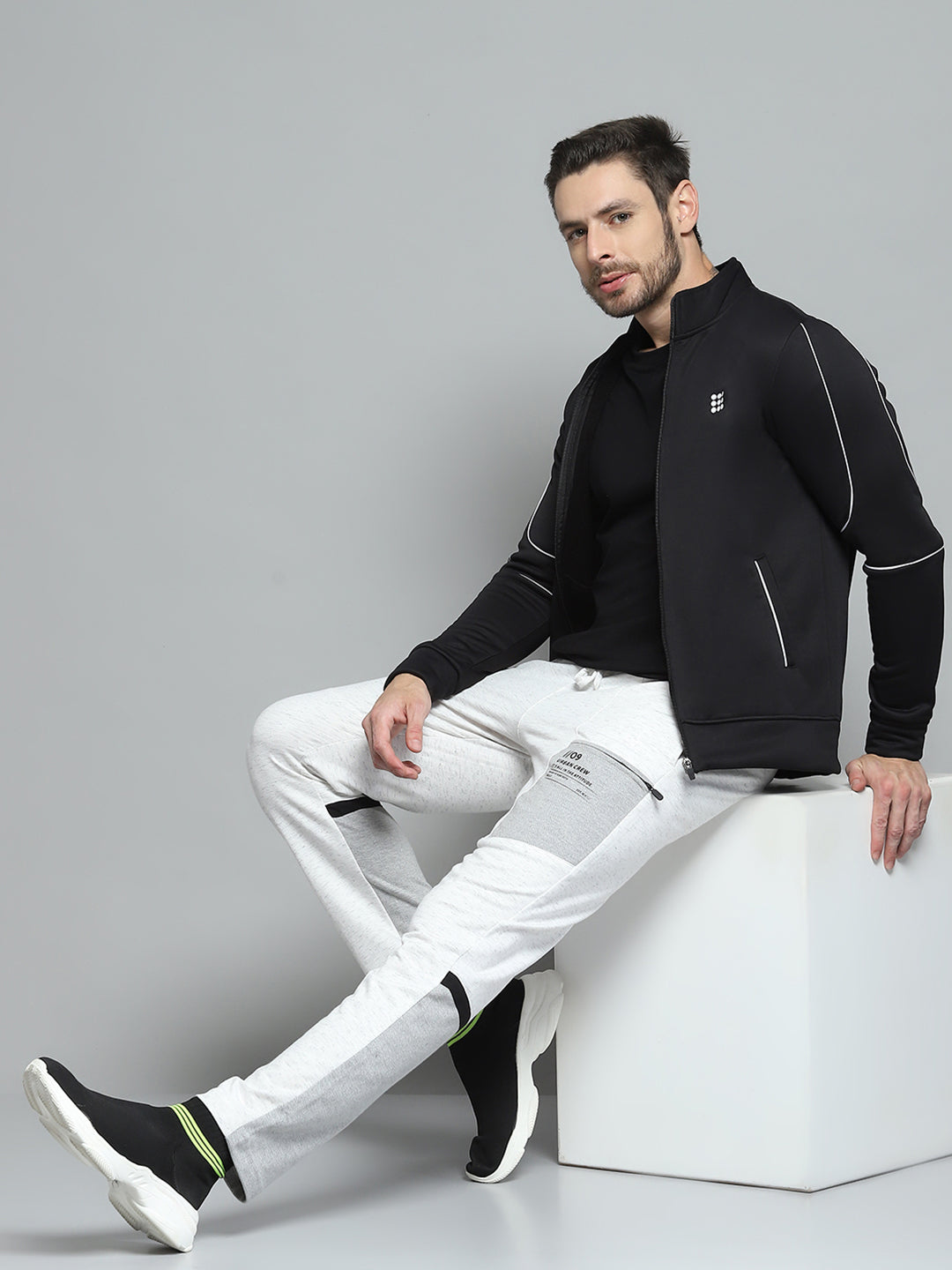 Rock.it Men Black Solid Mock Neck Full Sleeve Sweatshirt