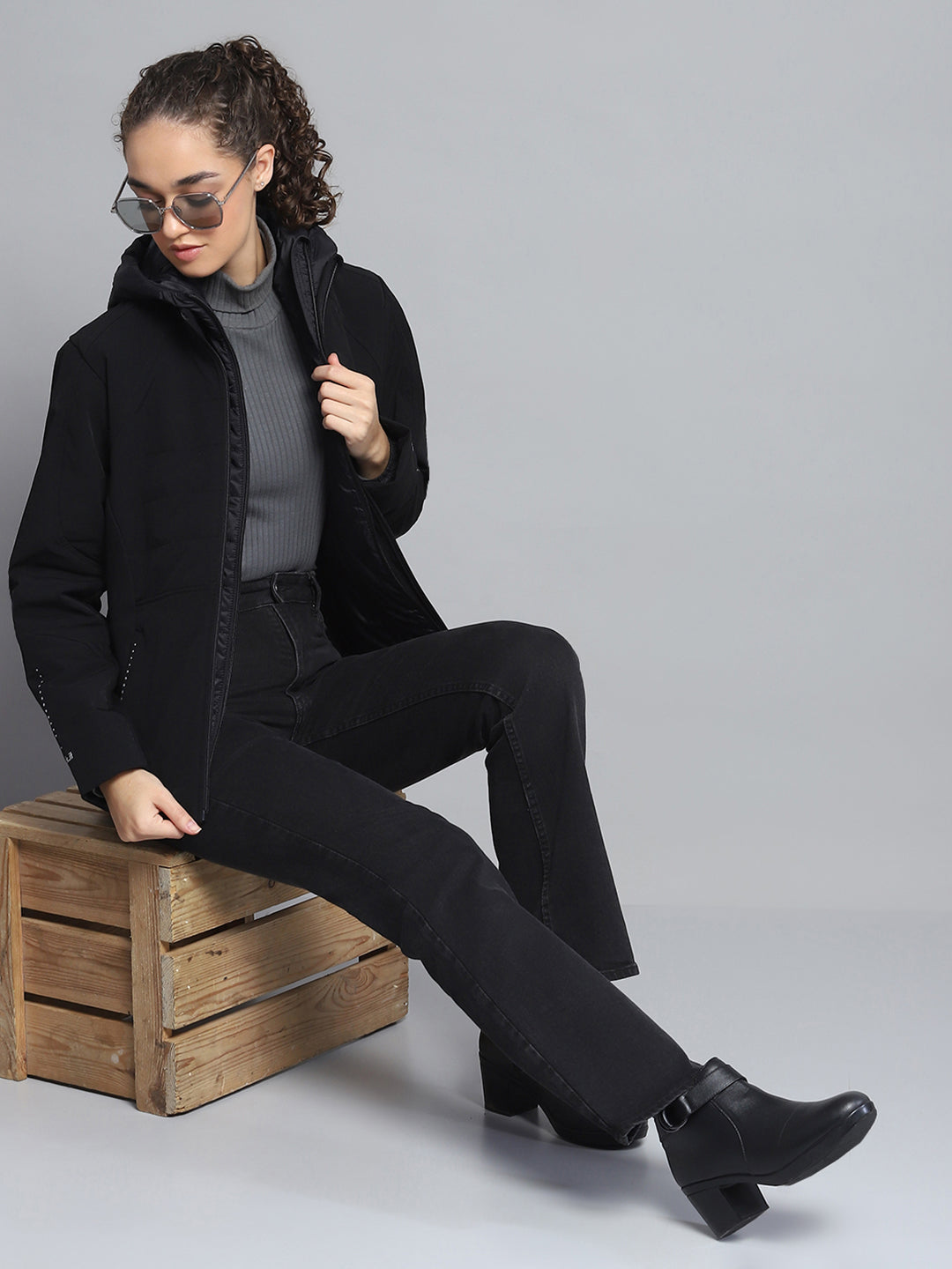 Rock.it Women Black Solid Detachable Hood Full Sleeve Jacket