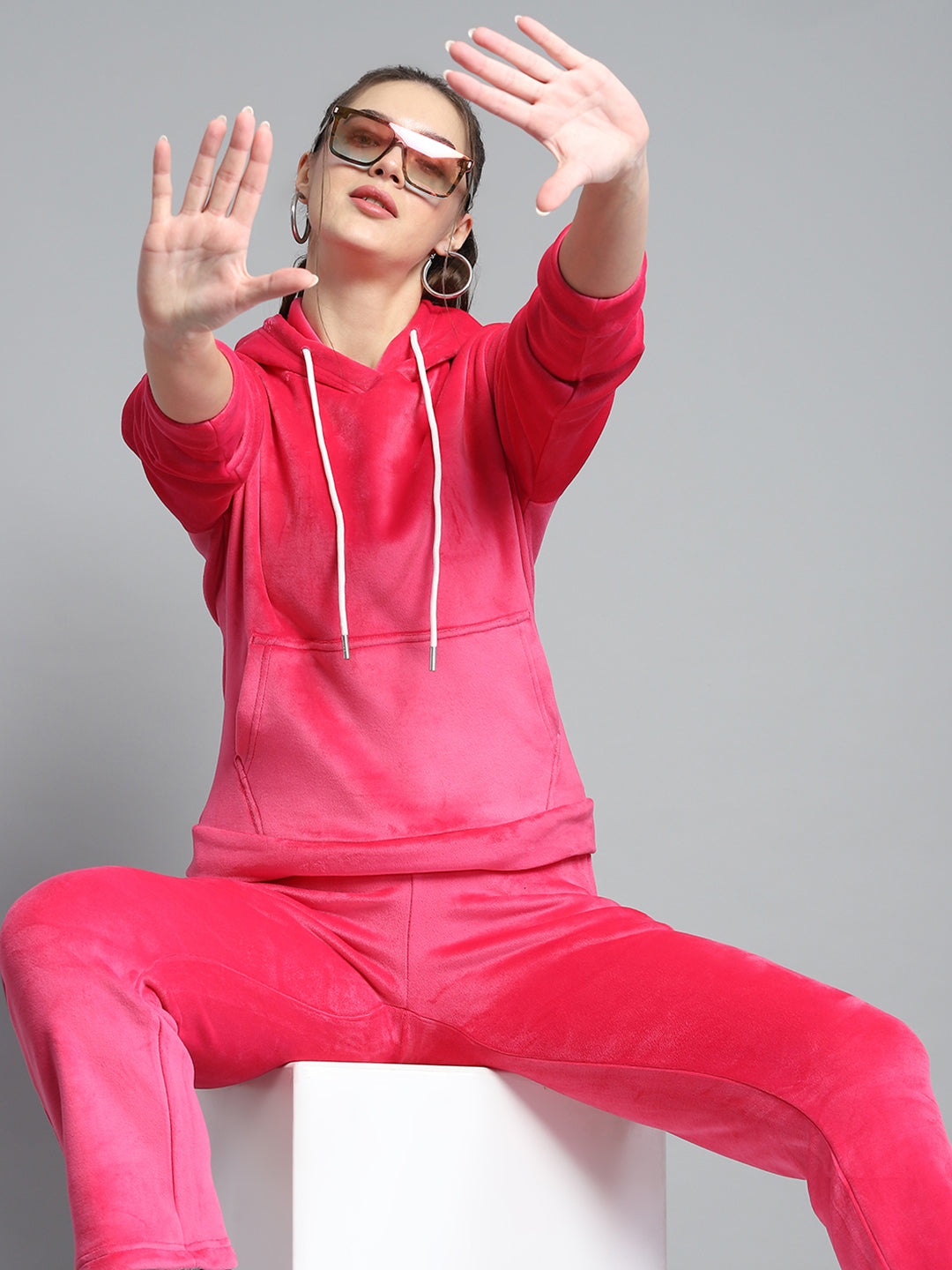 Rock.it Women Pink Solid Hooded Full Sleeve Tracksuit