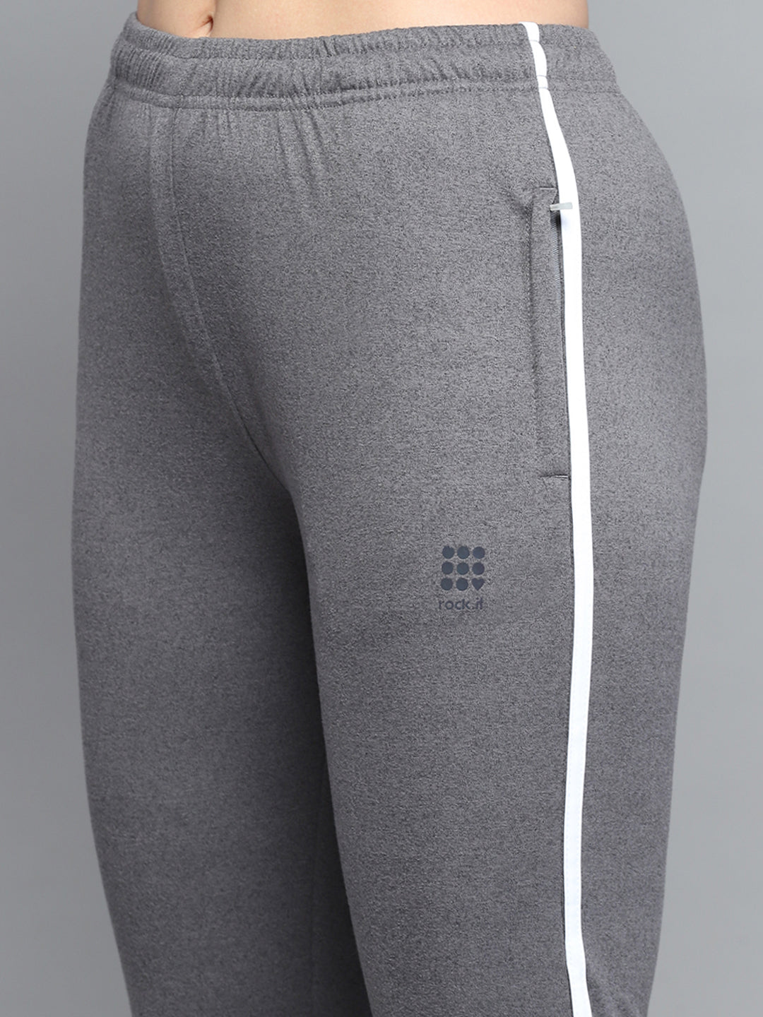 Rock.it Women Pink Solid Hooded Full Sleeve Tracksuit