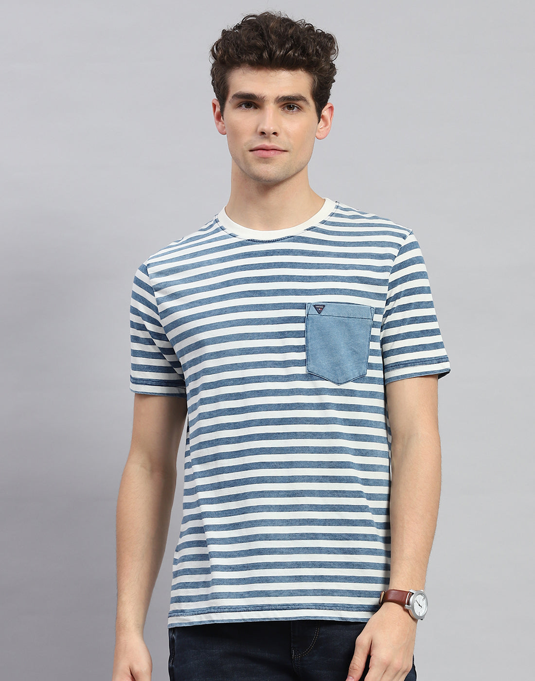 Men Blue Stripe Round Neck Half Sleeve T-Shirt