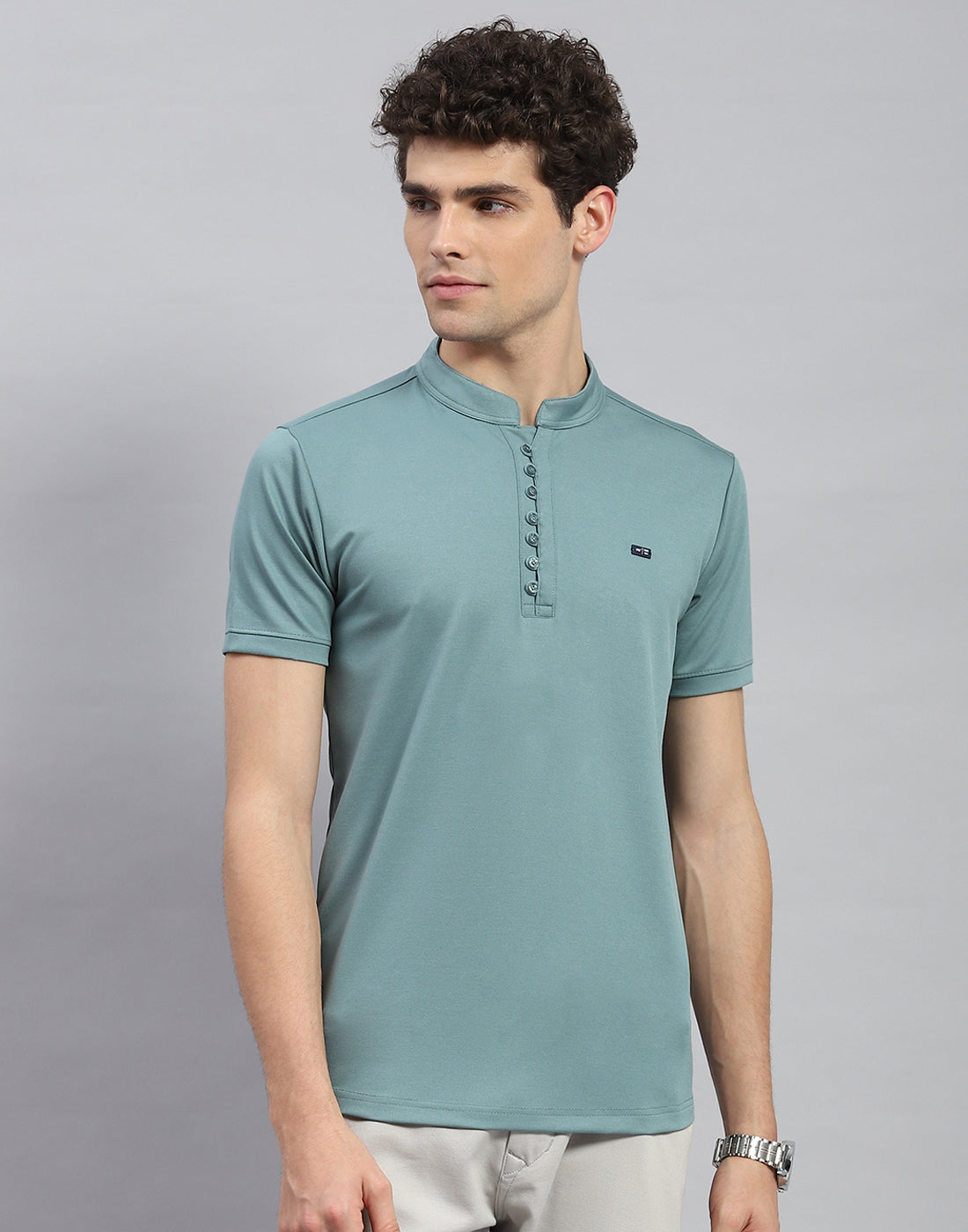 Men Green Solid  Mandarin Neck Half Sleeve T-Shirt