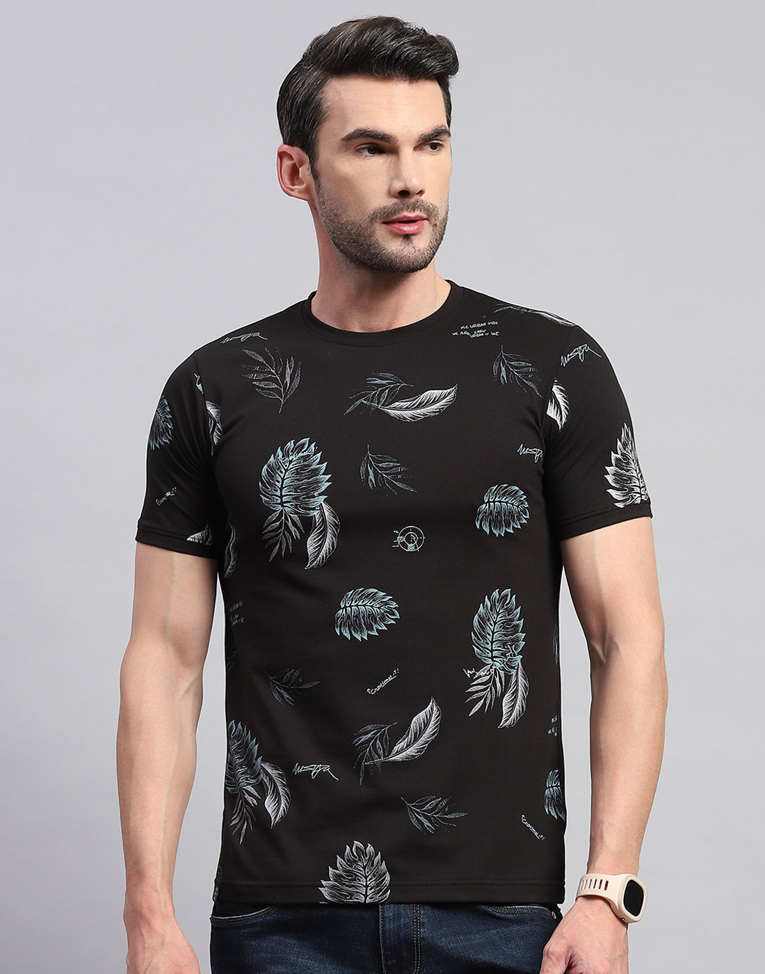 Men Black Floral Print Round Neck Half Sleeve T-Shirt