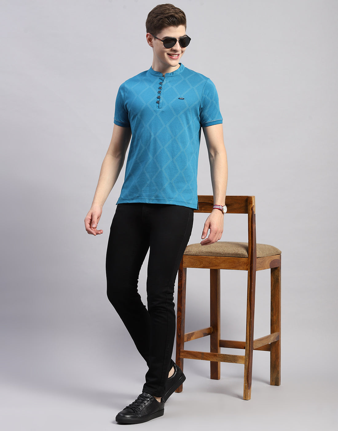 Men Blue Printed Mandarin Neck Half Sleeve T-Shirt