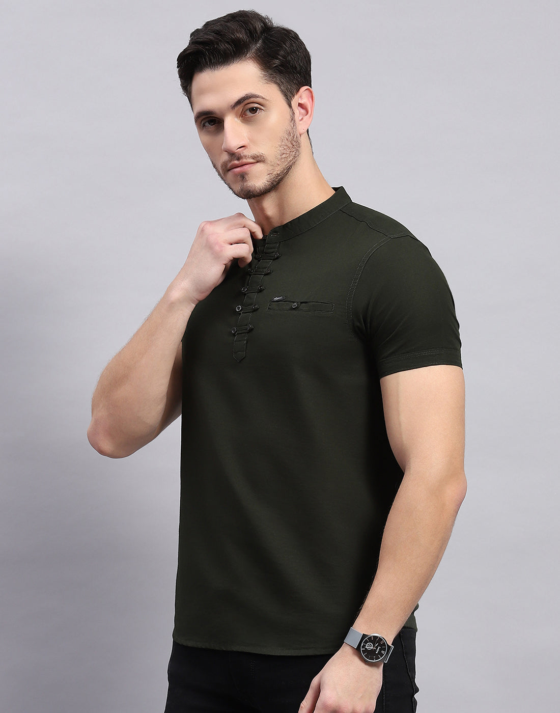 Men Olive Solid Mandarin Collar Half Sleeve T-Shirt