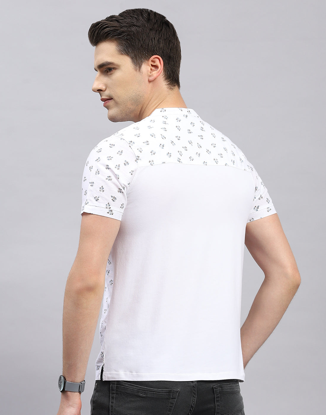 Men White Printed Band Collar Half Sleeve T-Shirt