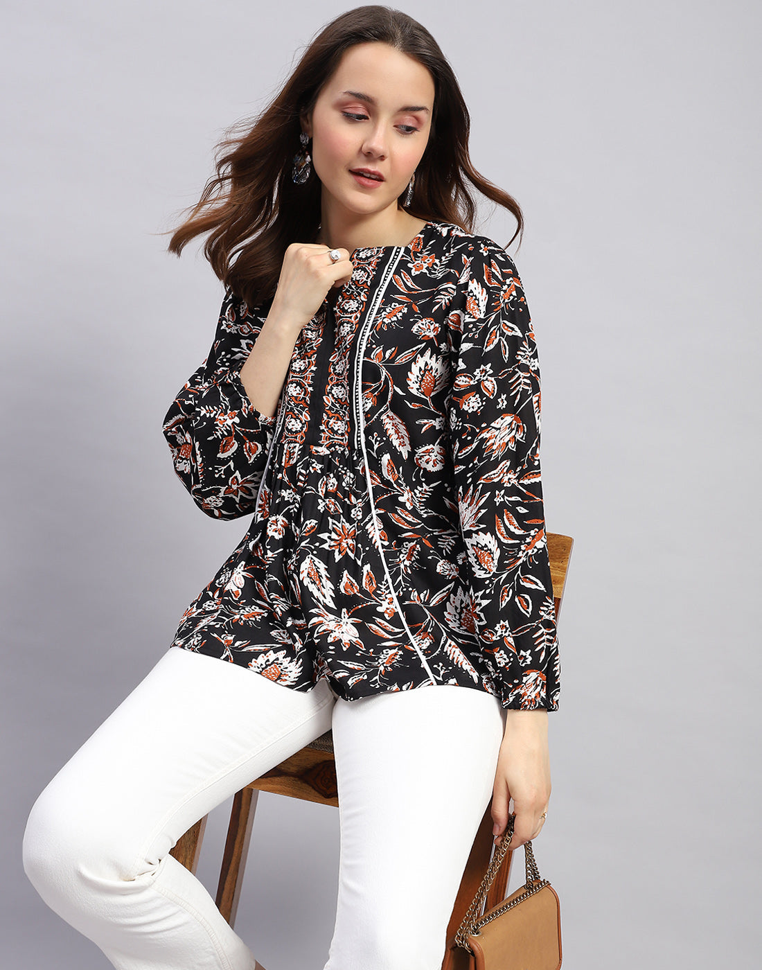 Women Black Floral Print V Neck 3/4 Sleeve Top