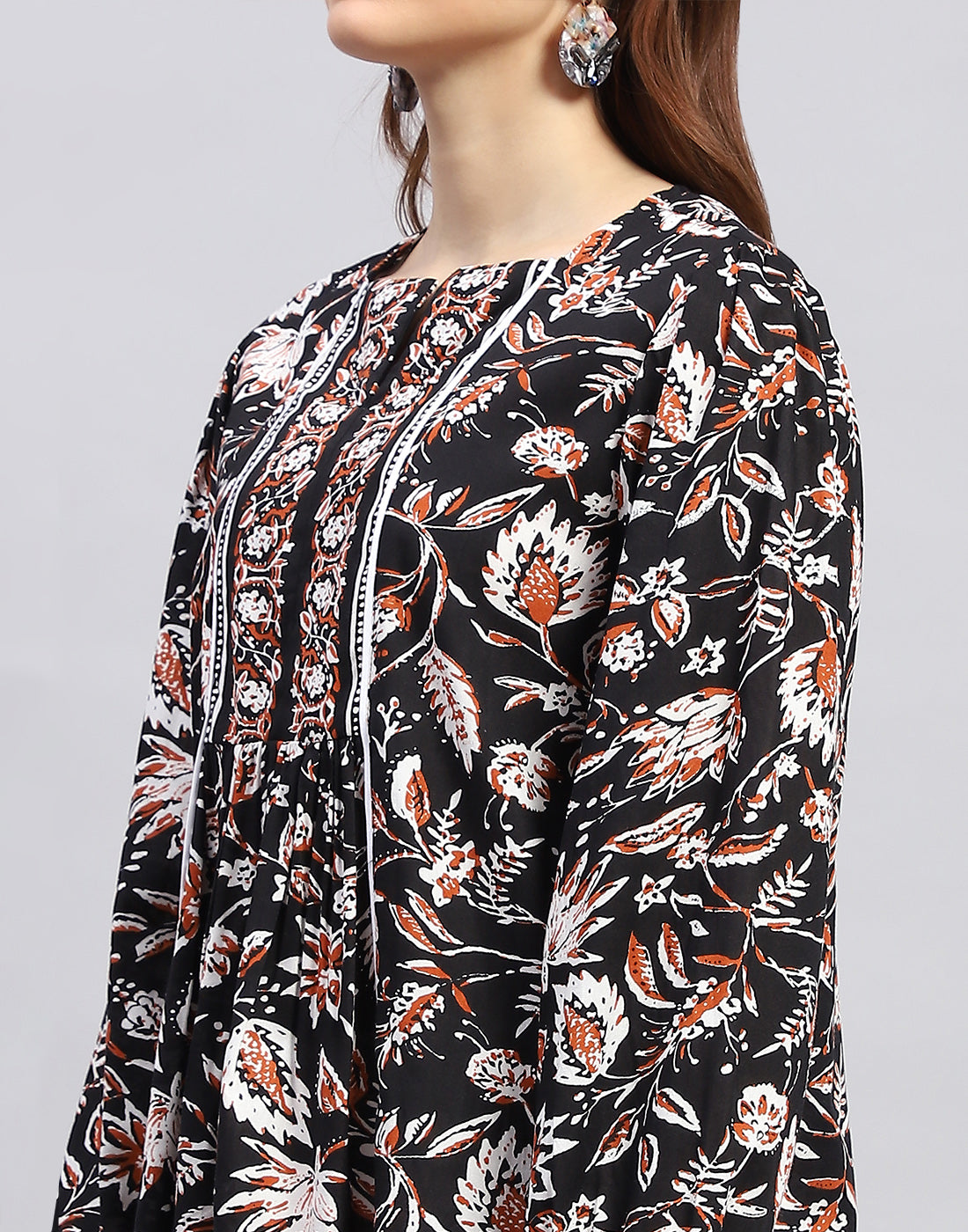 Women Black Floral Print V Neck 3/4 Sleeve Top