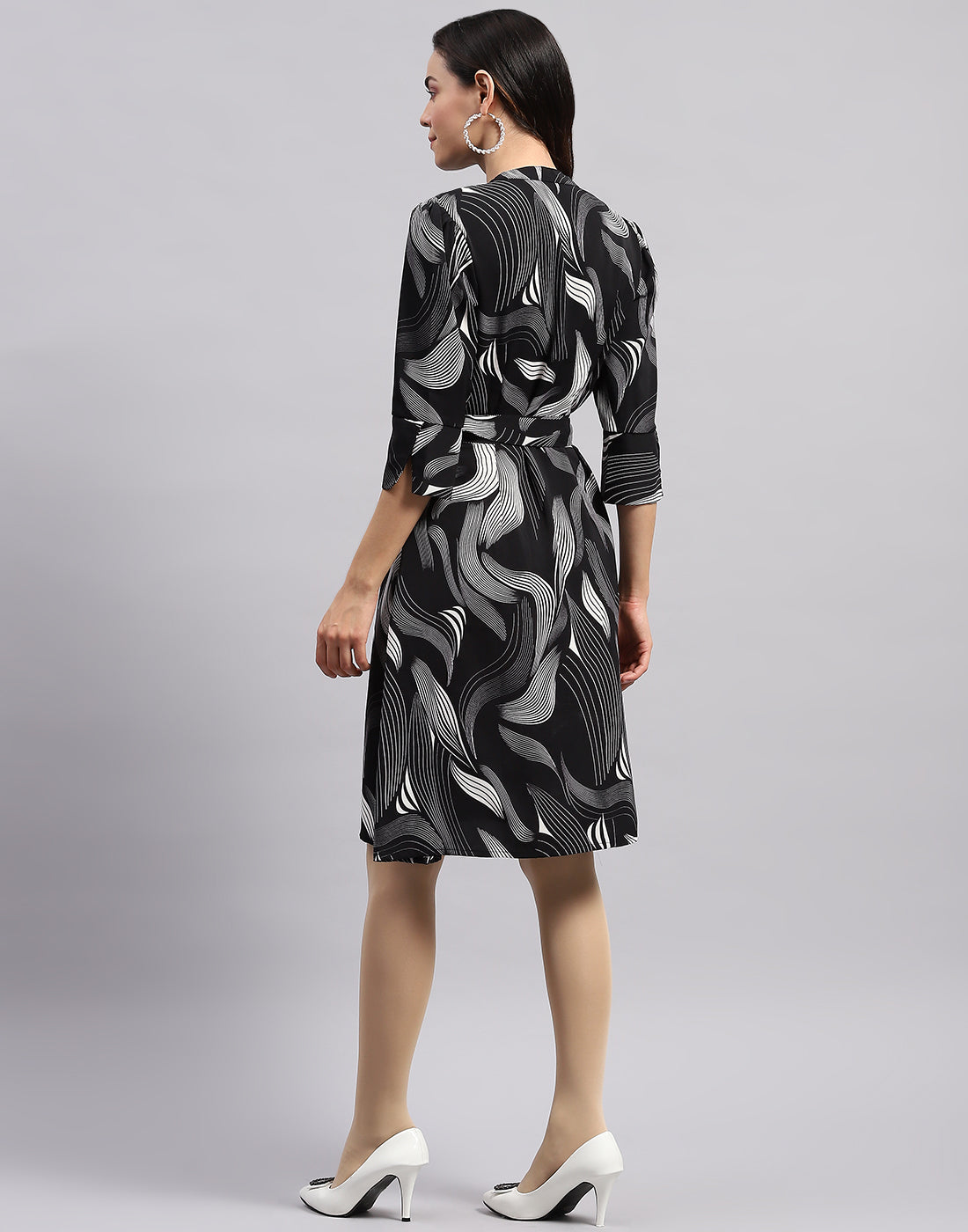 Women Black Printed V Neck 3/4 Sleeve Tunic