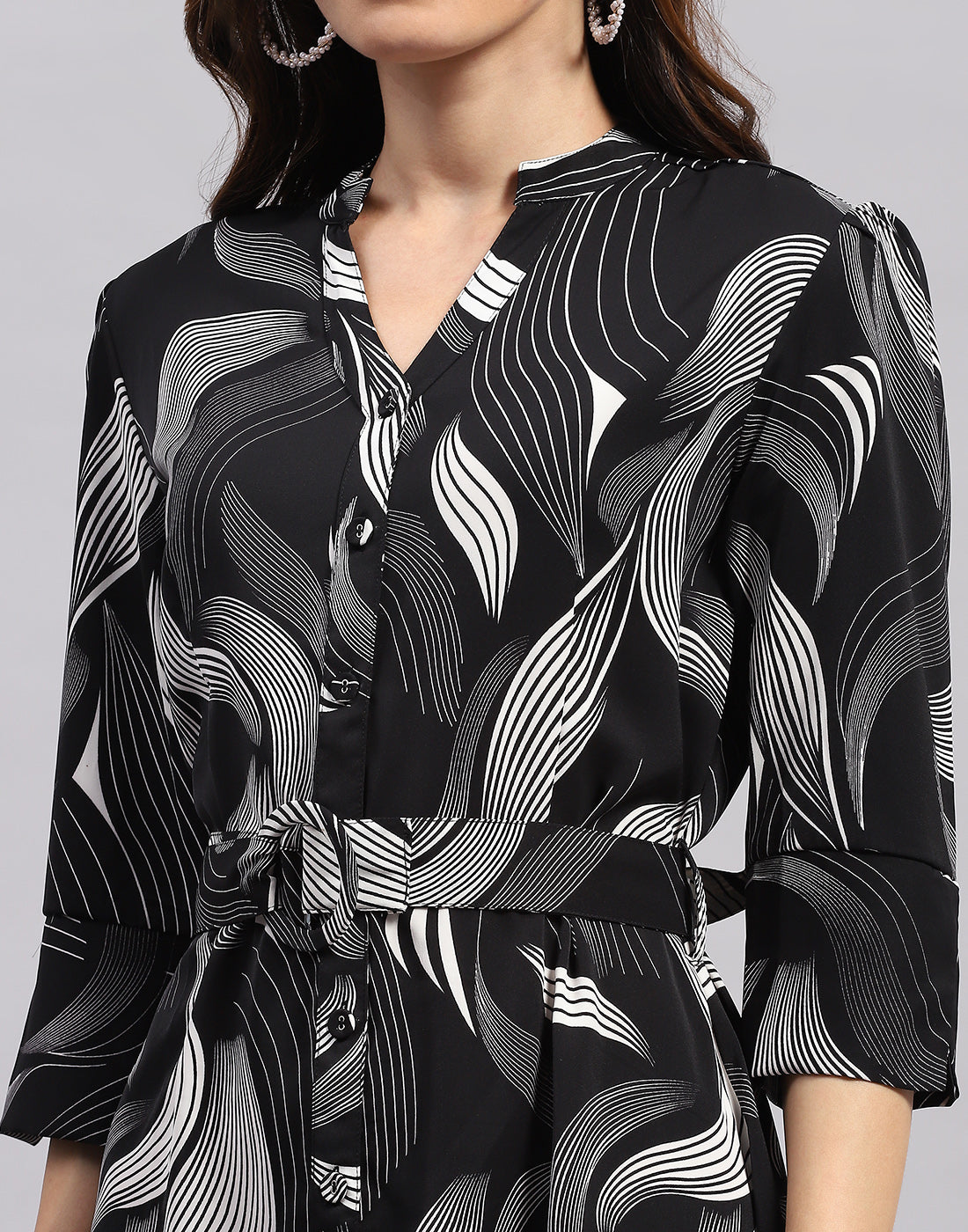 Women Black Printed V Neck 3/4 Sleeve Tunic