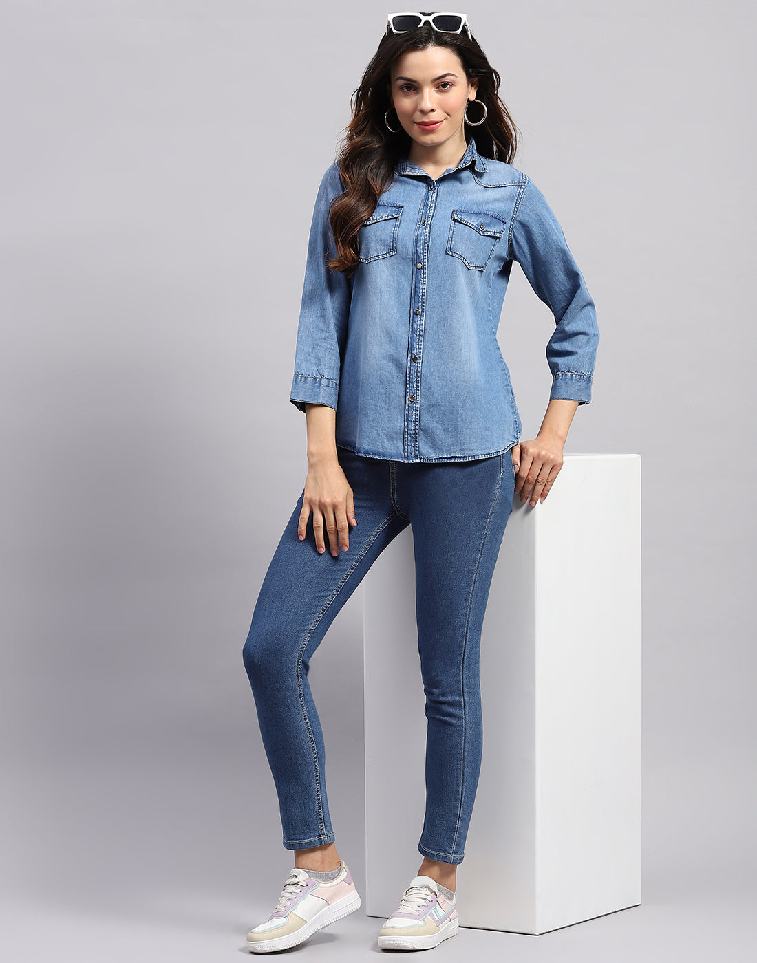Women Blue Solid Collar 3/4 Sleeve Top