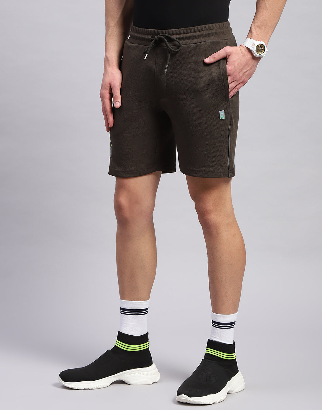 Men Olive Solid Regular Fit Bermuda