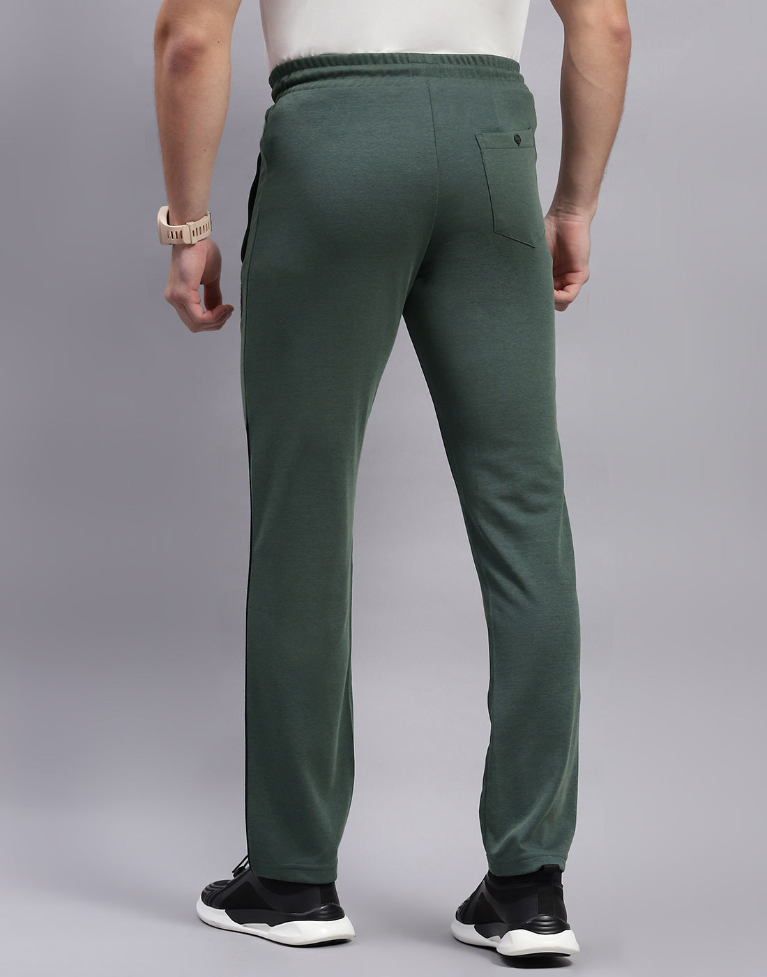 Men Green Solid Regular Fit Lower