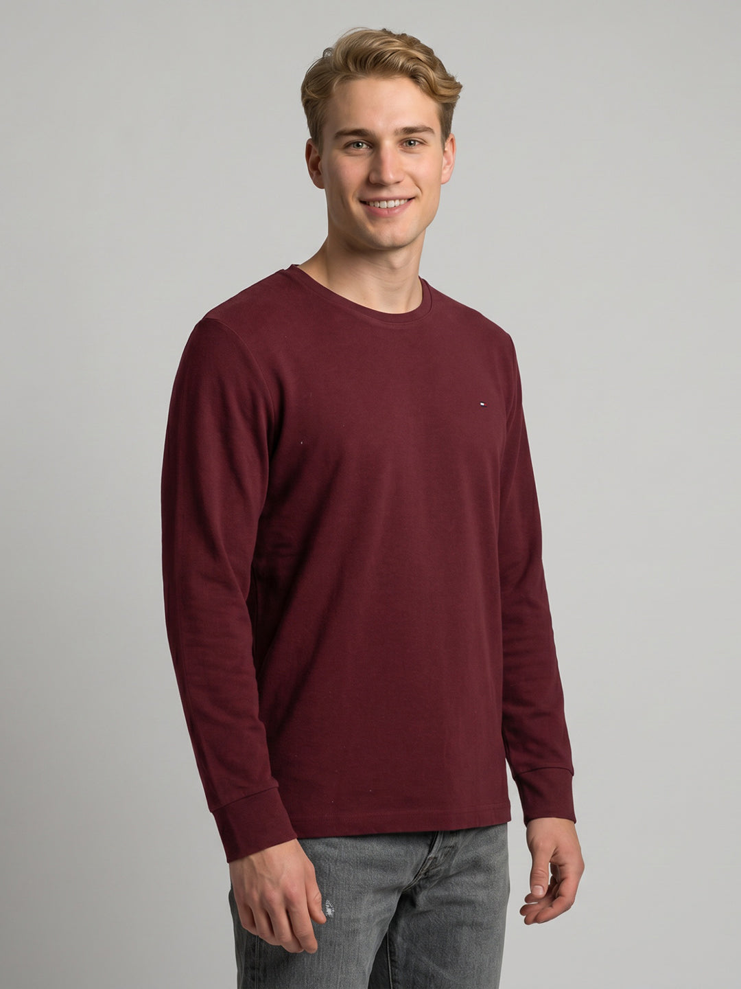 Men Maroon Solid Round Neck Full Sleeve T-Shirt