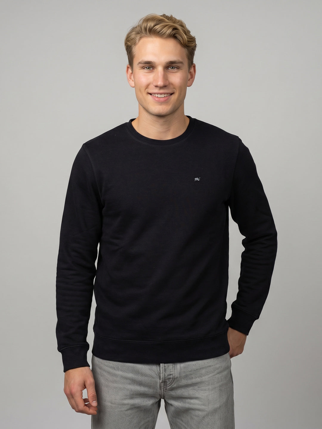 Men Black Solid Round Neck Full Sleeve T-Shirt